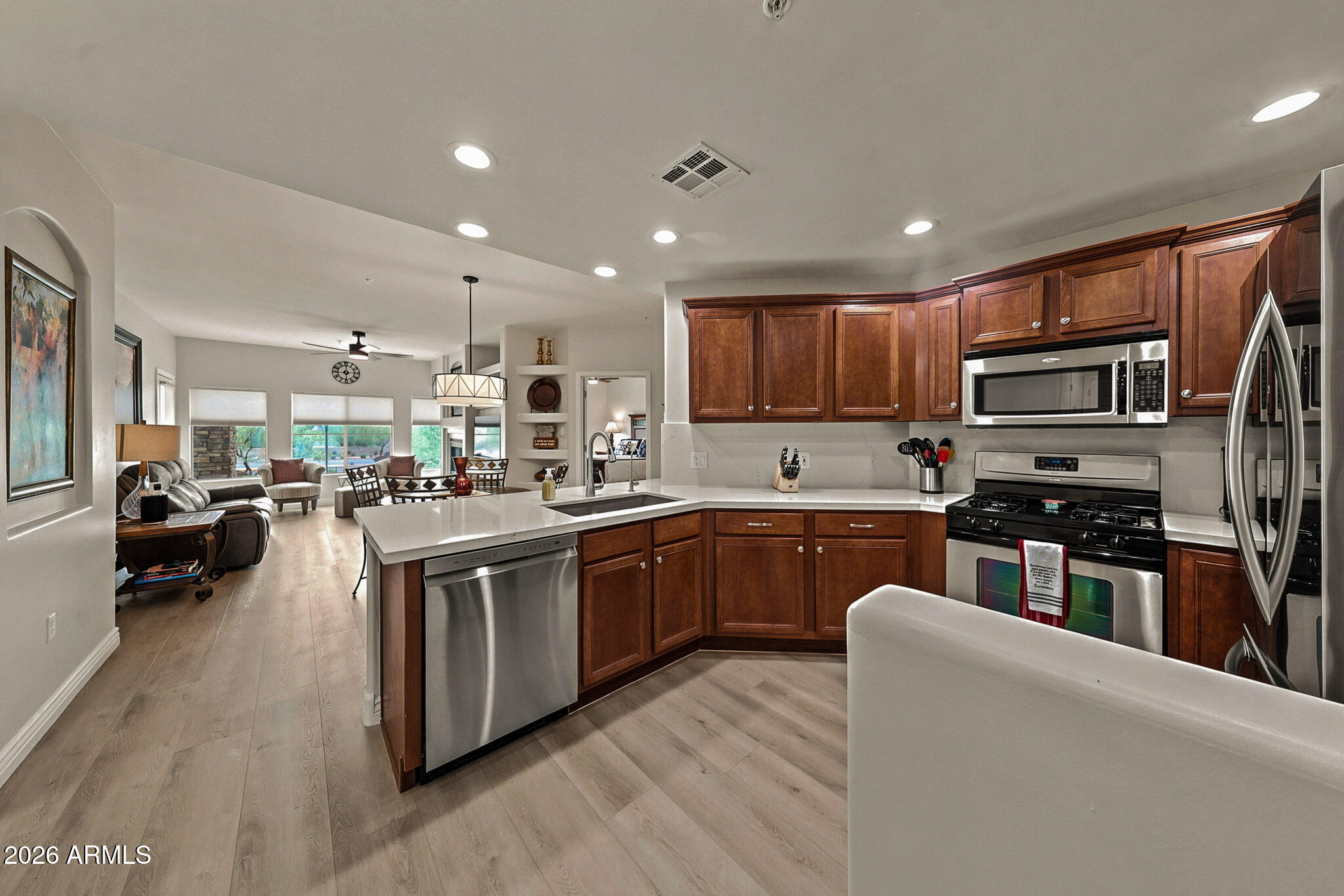 5350 E DEER VALLEY Drive 2431