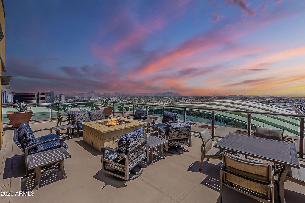 Photo of 310 S 4th Street #1601, Phoenix, AZ 85004 (MLS # 6869481)