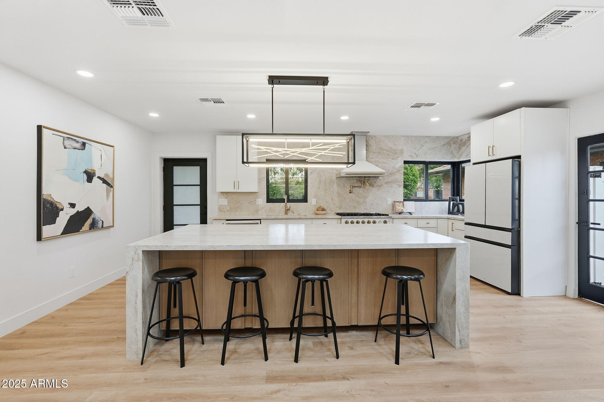 717 W VIRGINIA Avenue