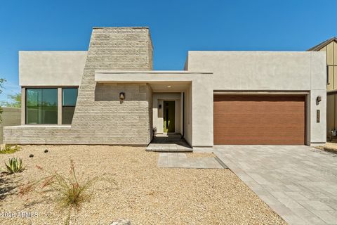 Photo of 1110 E Monte Way, Phoenix, AZ 85042 (MLS # 7013200)