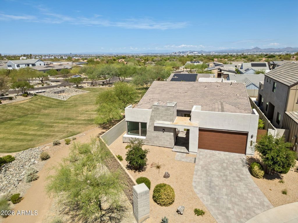 Photo of 1110 E Monte Way, Phoenix, AZ 85042 (MLS # 7013200)
