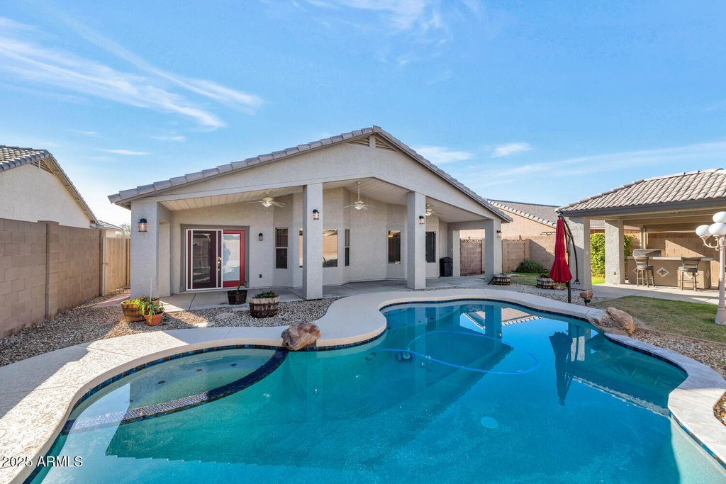 Photo of 7580 W Vermont Avenue, Glendale, AZ 85303 (MLS # 6959763)