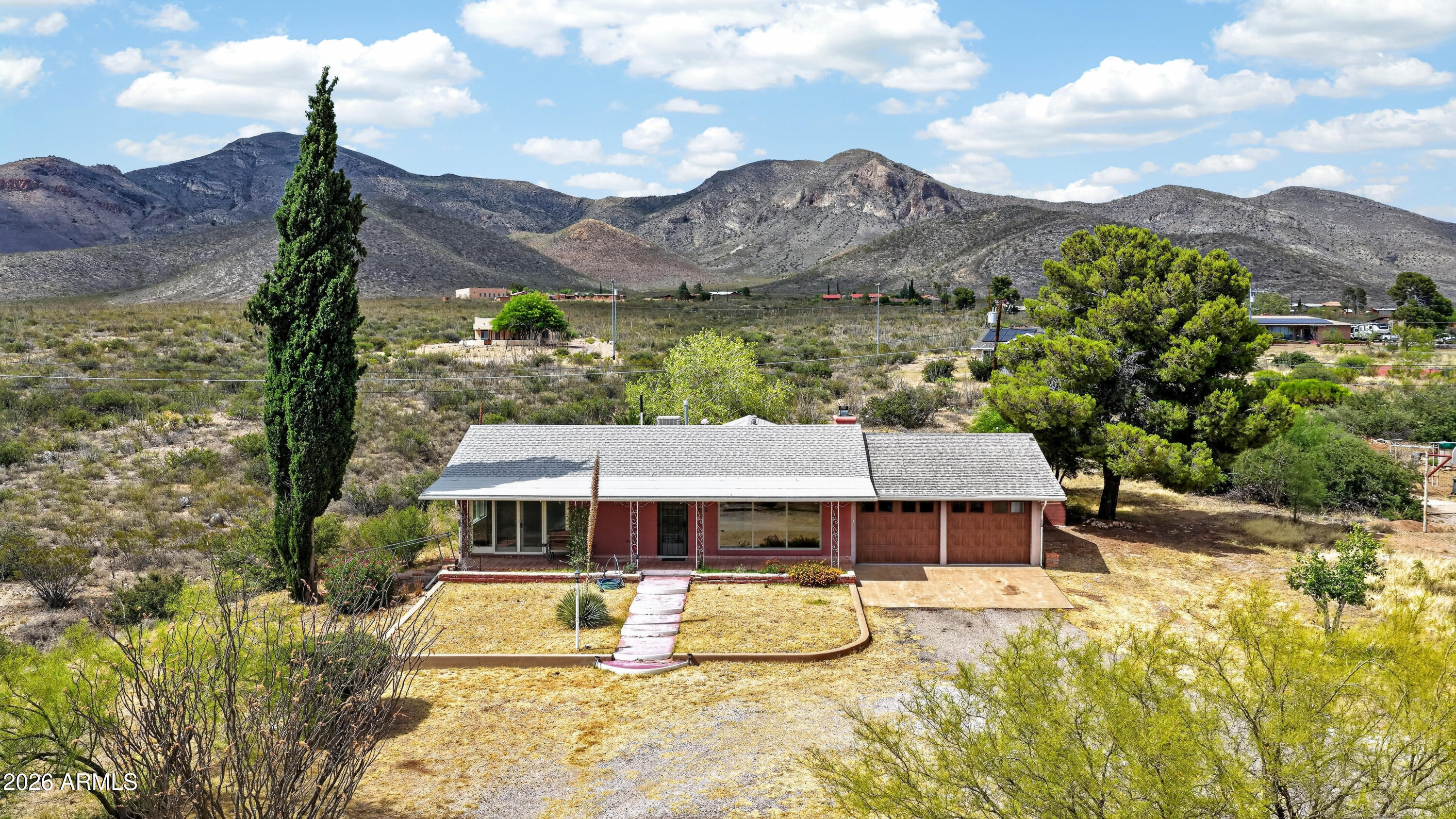 89 E PIMA Drive