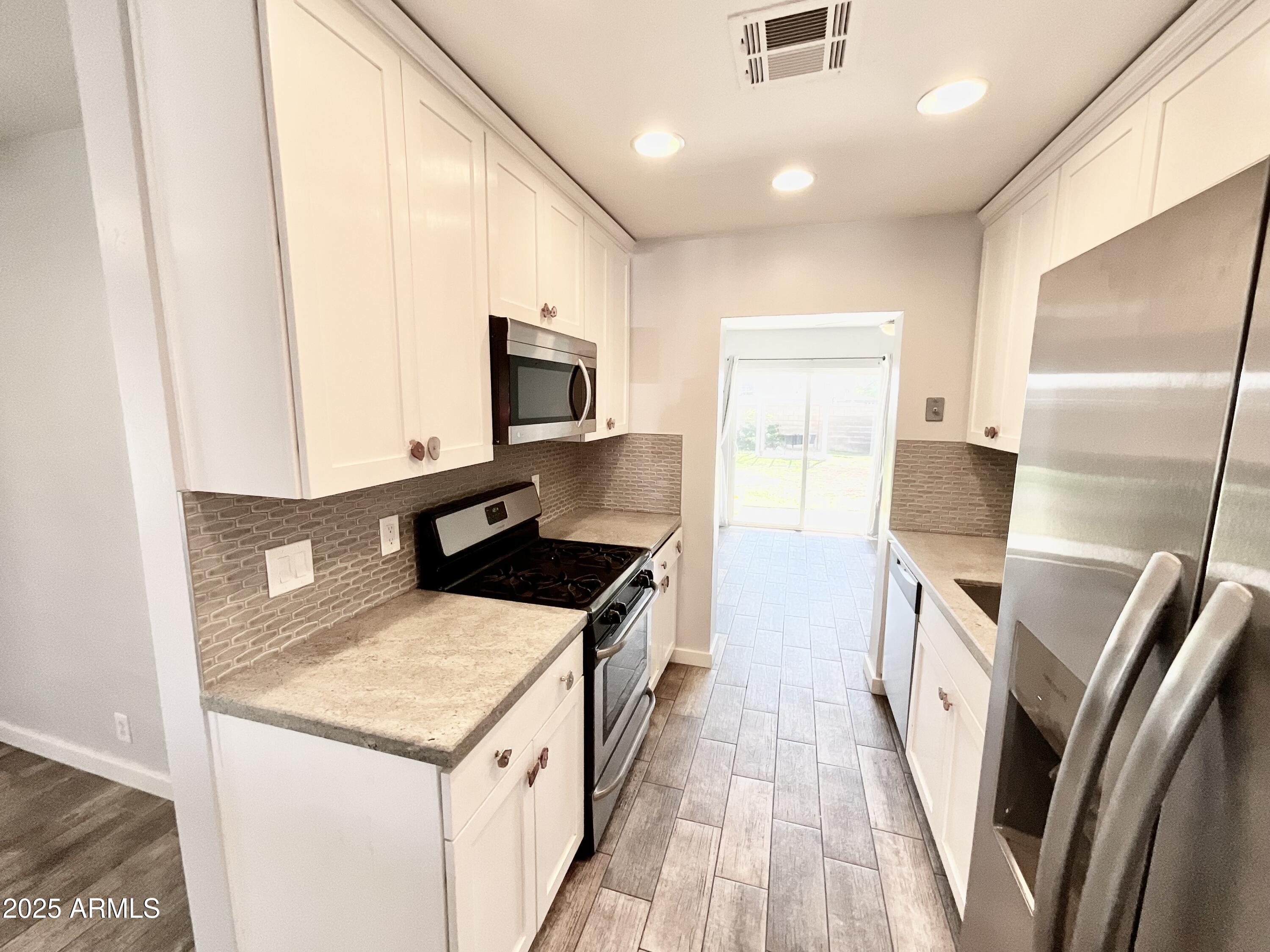 1705 W CAMPBELL Avenue