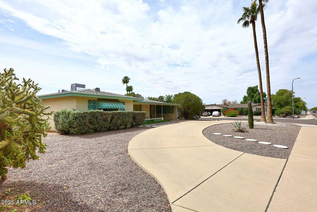 Photo of 5807 E Adobe Road, Mesa, AZ 85205 (MLS # 6928231)