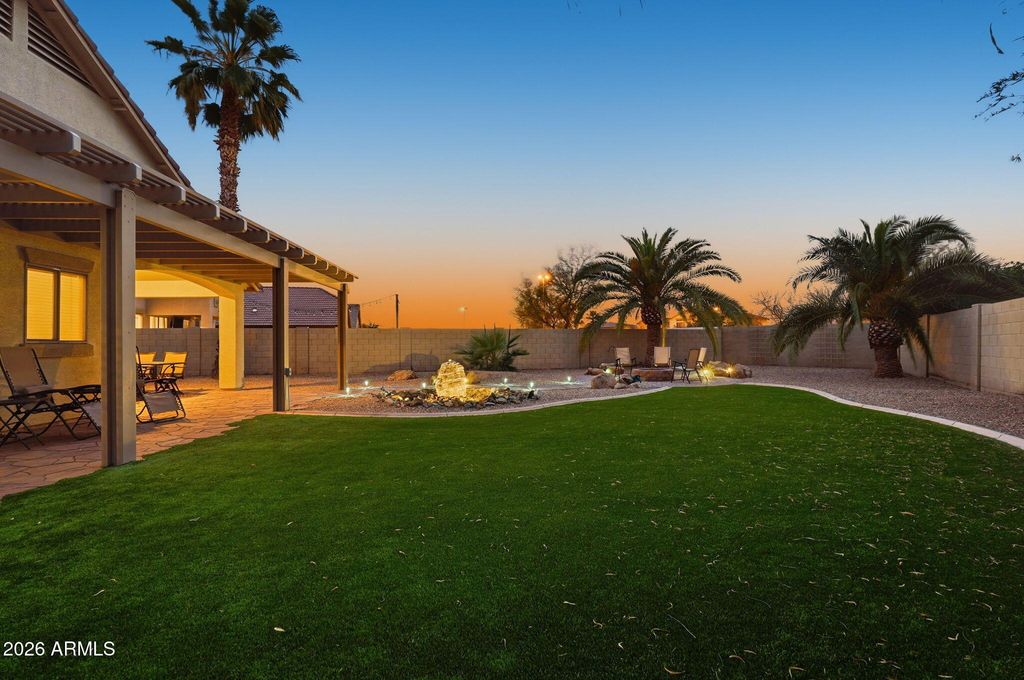 Photo of 4383 S Coachhouse Court, Gilbert, AZ 85297 (MLS # 6986622)