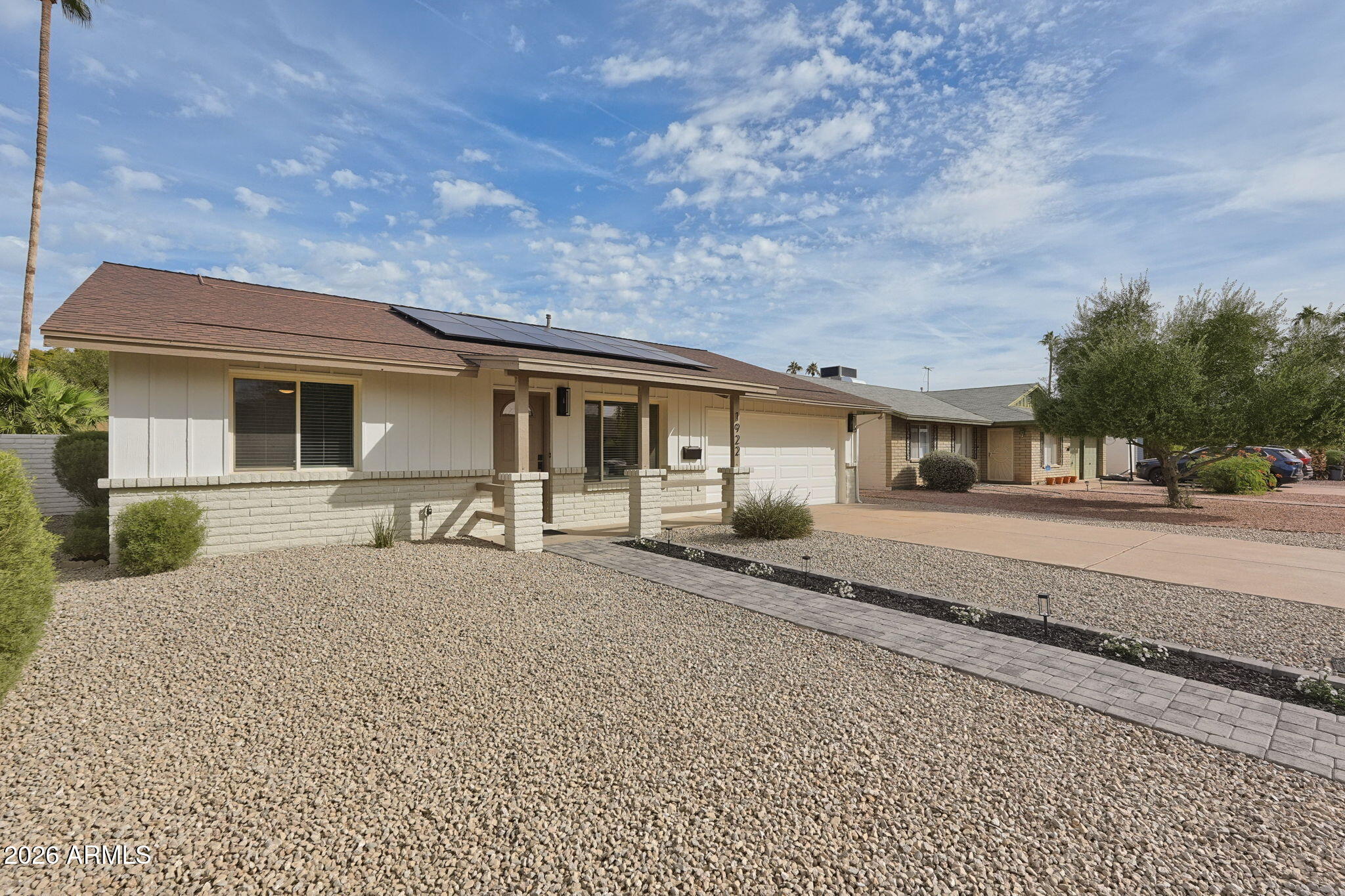 1922 E HARVARD Drive