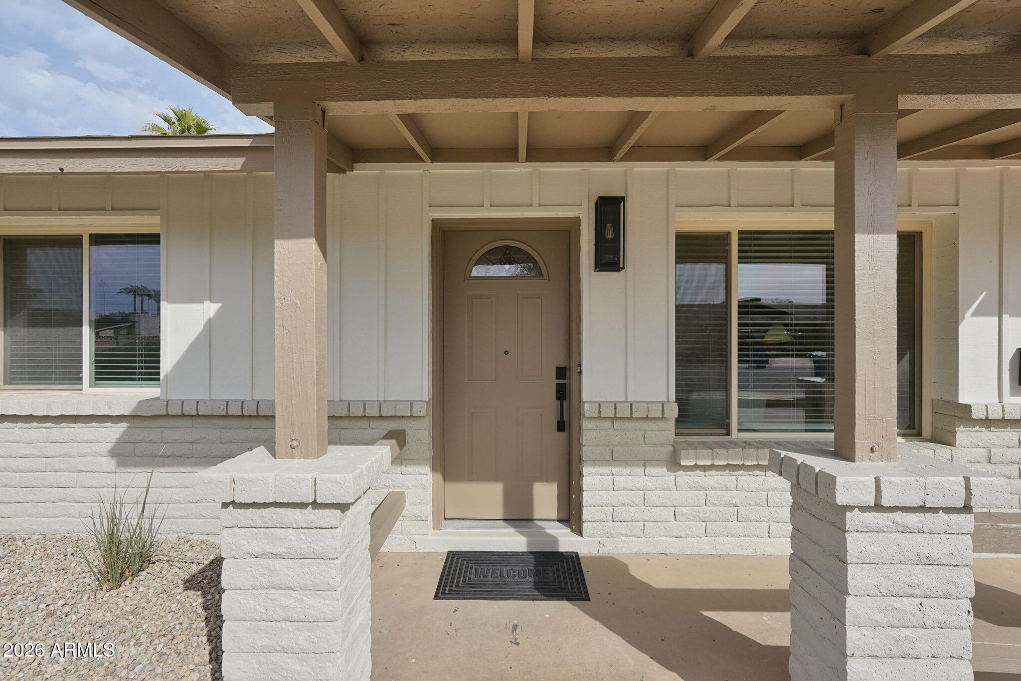 1922 E HARVARD Drive