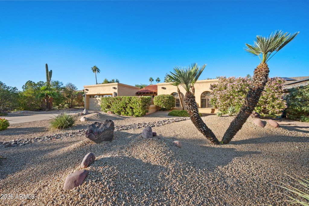 Photo of 4342 E Ludlow Drive, Phoenix, AZ 85032 (MLS # 6944574)