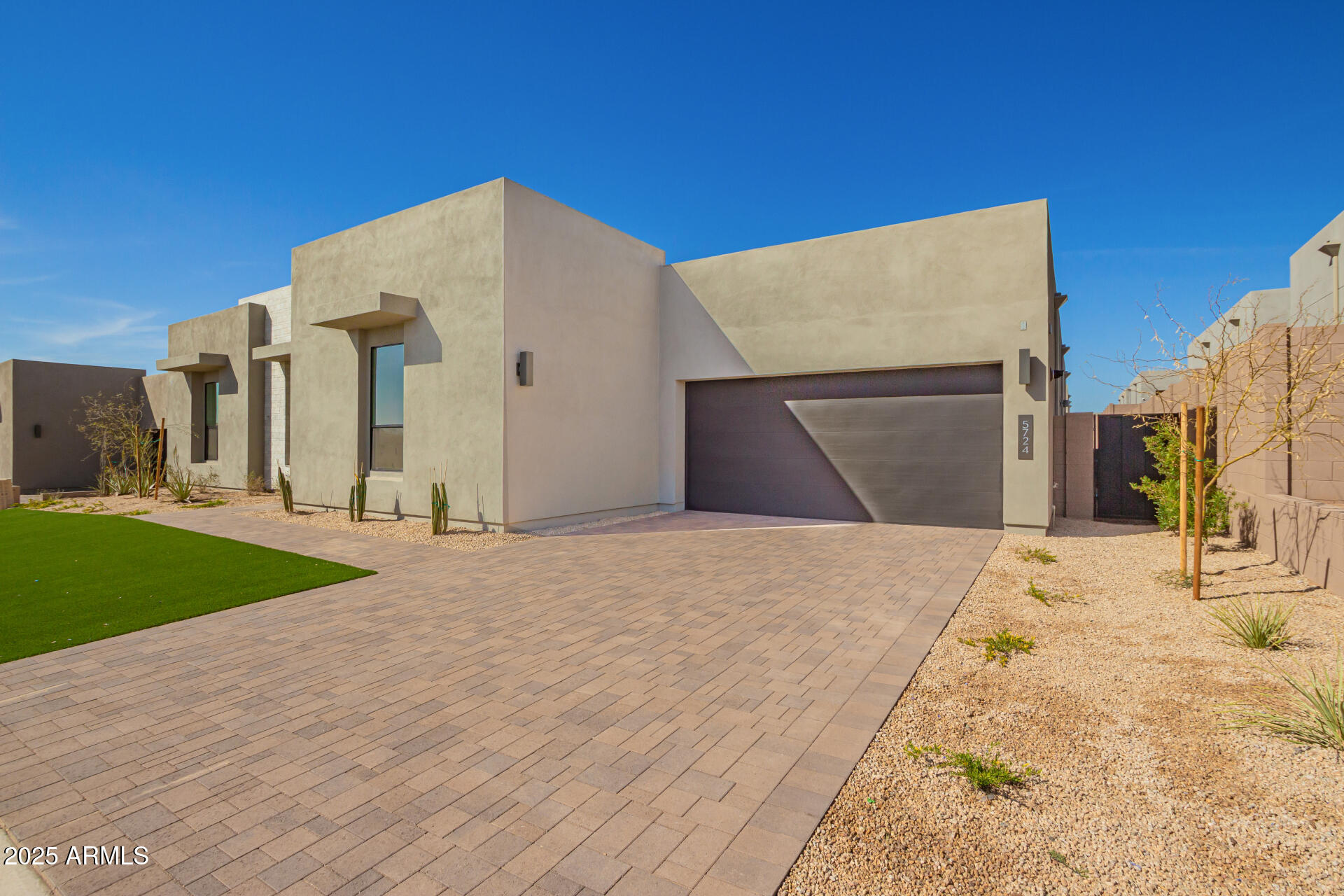 5724 E MOURA Drive