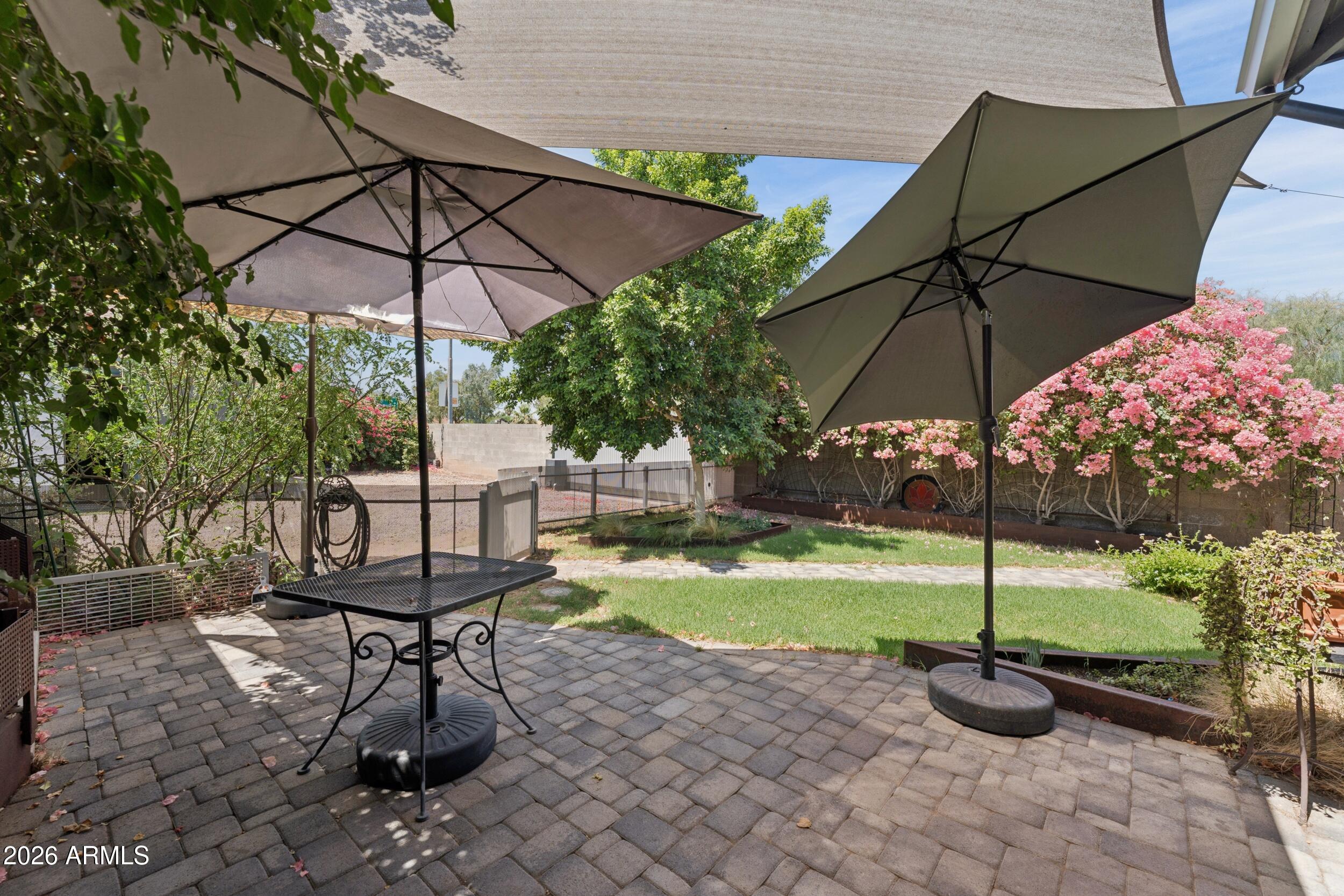 537 W WILLETTA Street