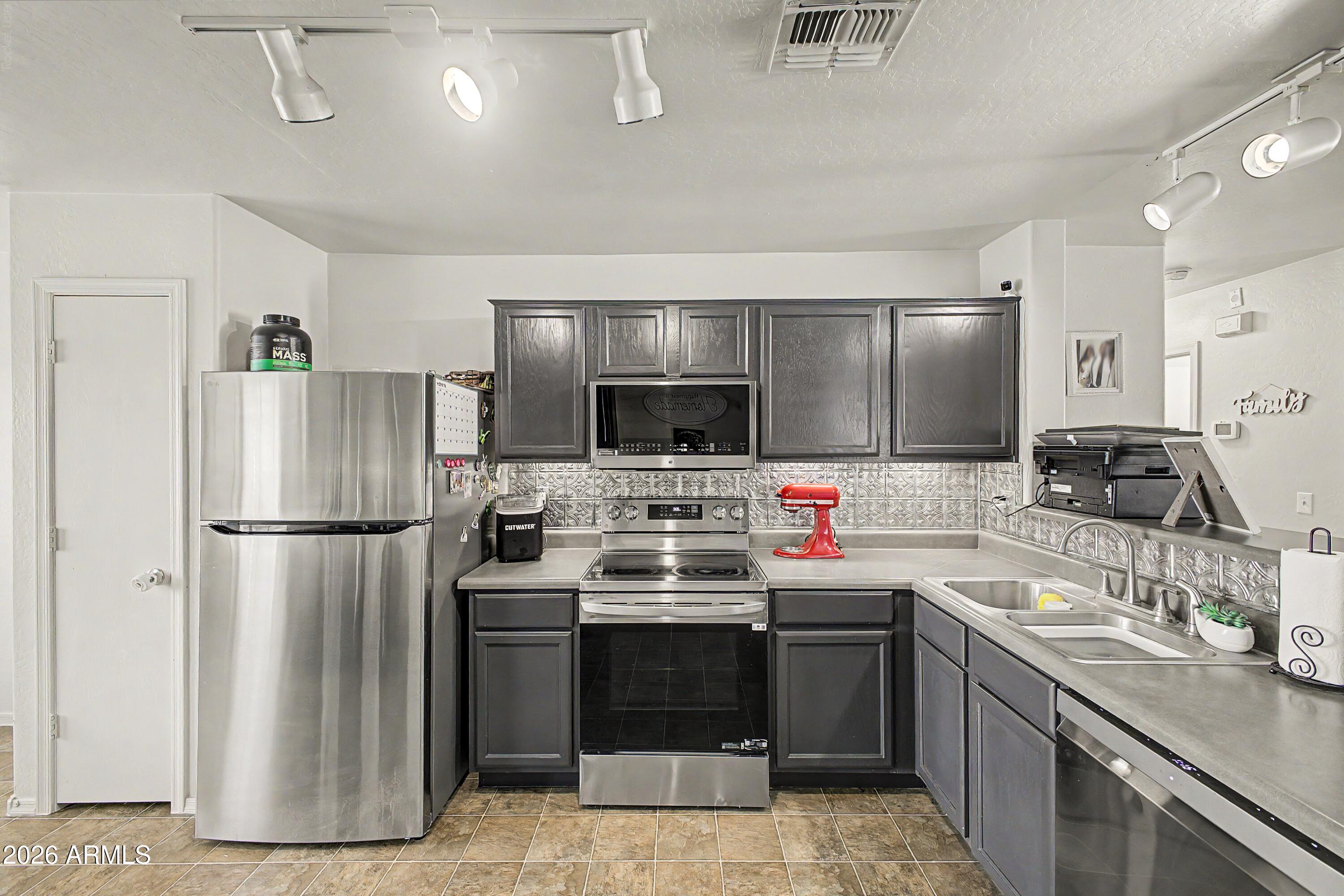 7453 S SKYLARK Lane
