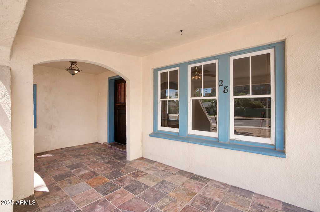 Photo of 28 W Lewis Avenue, Phoenix, AZ 85003 (MLS # 6905393)