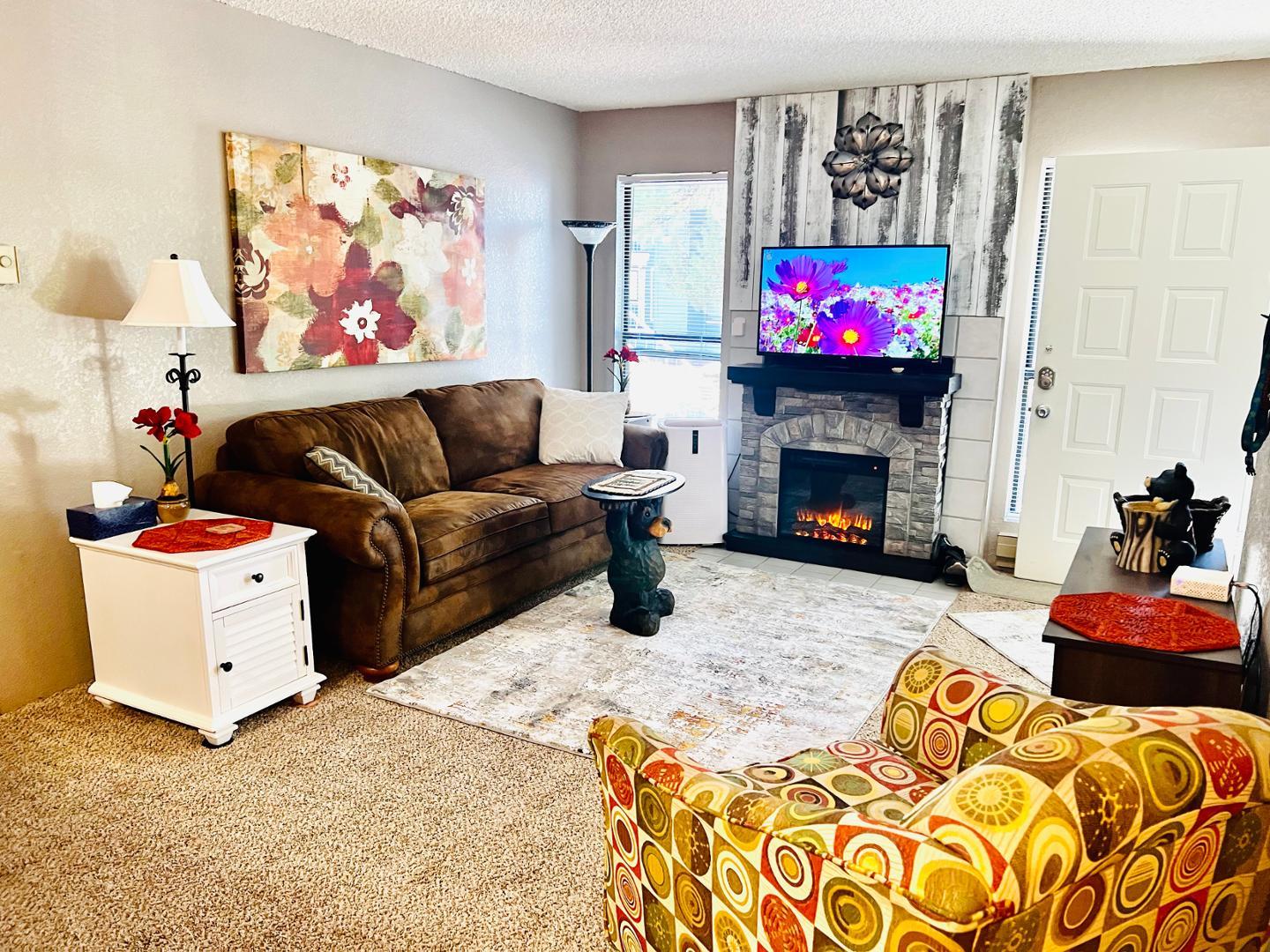 2600 S White Mountain Road