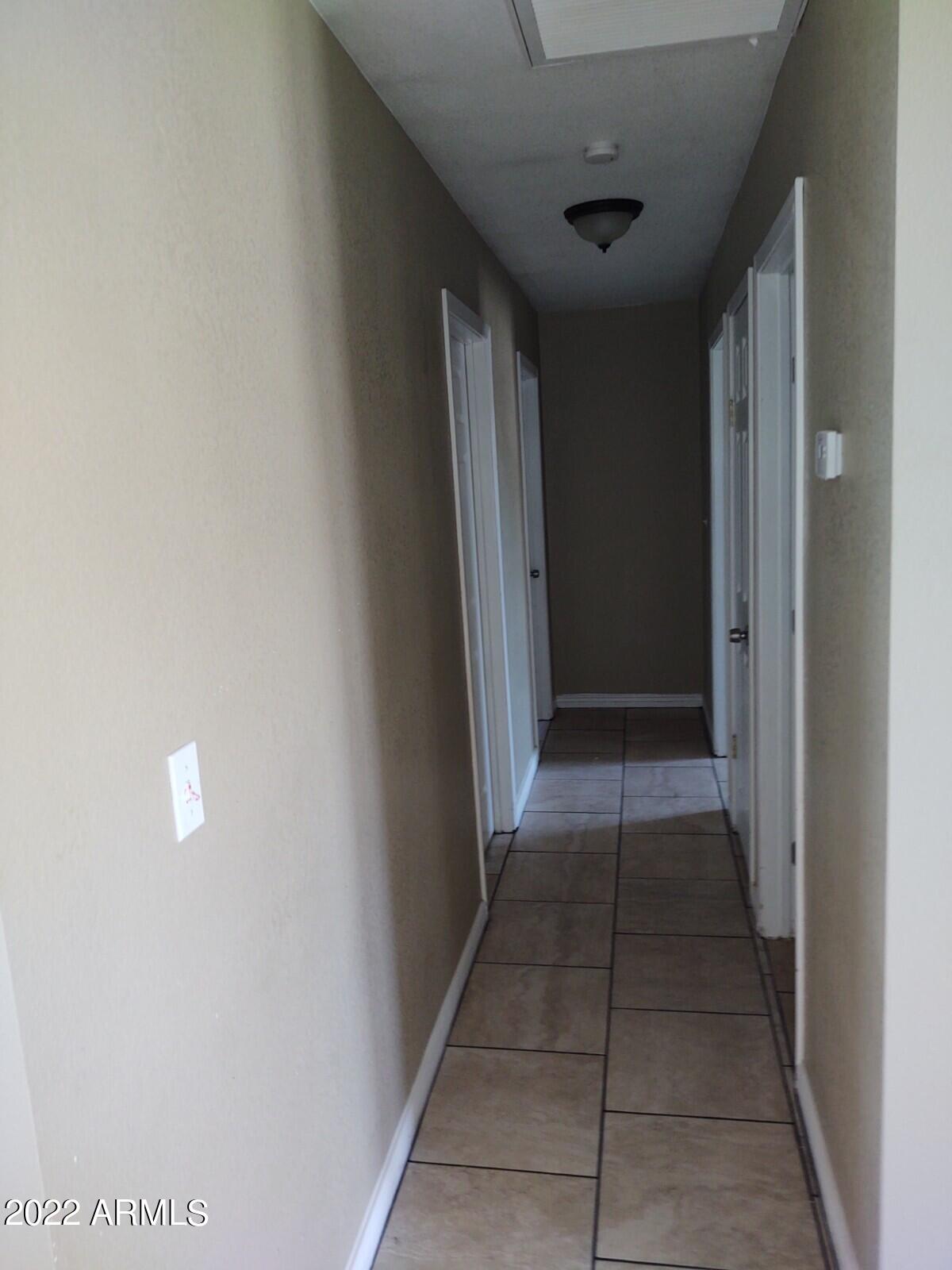 1325 W IRIS Place