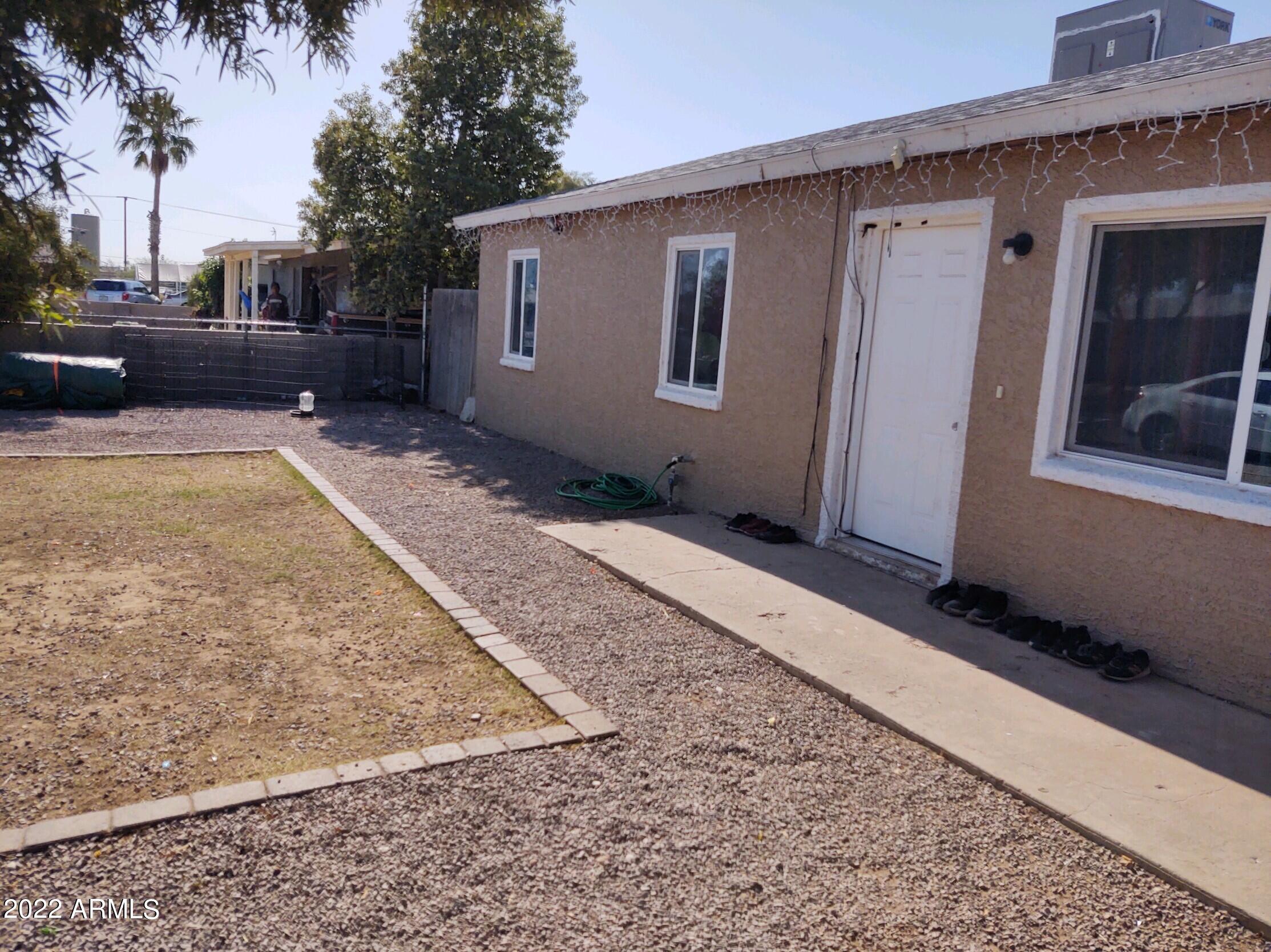 1325 W IRIS Place