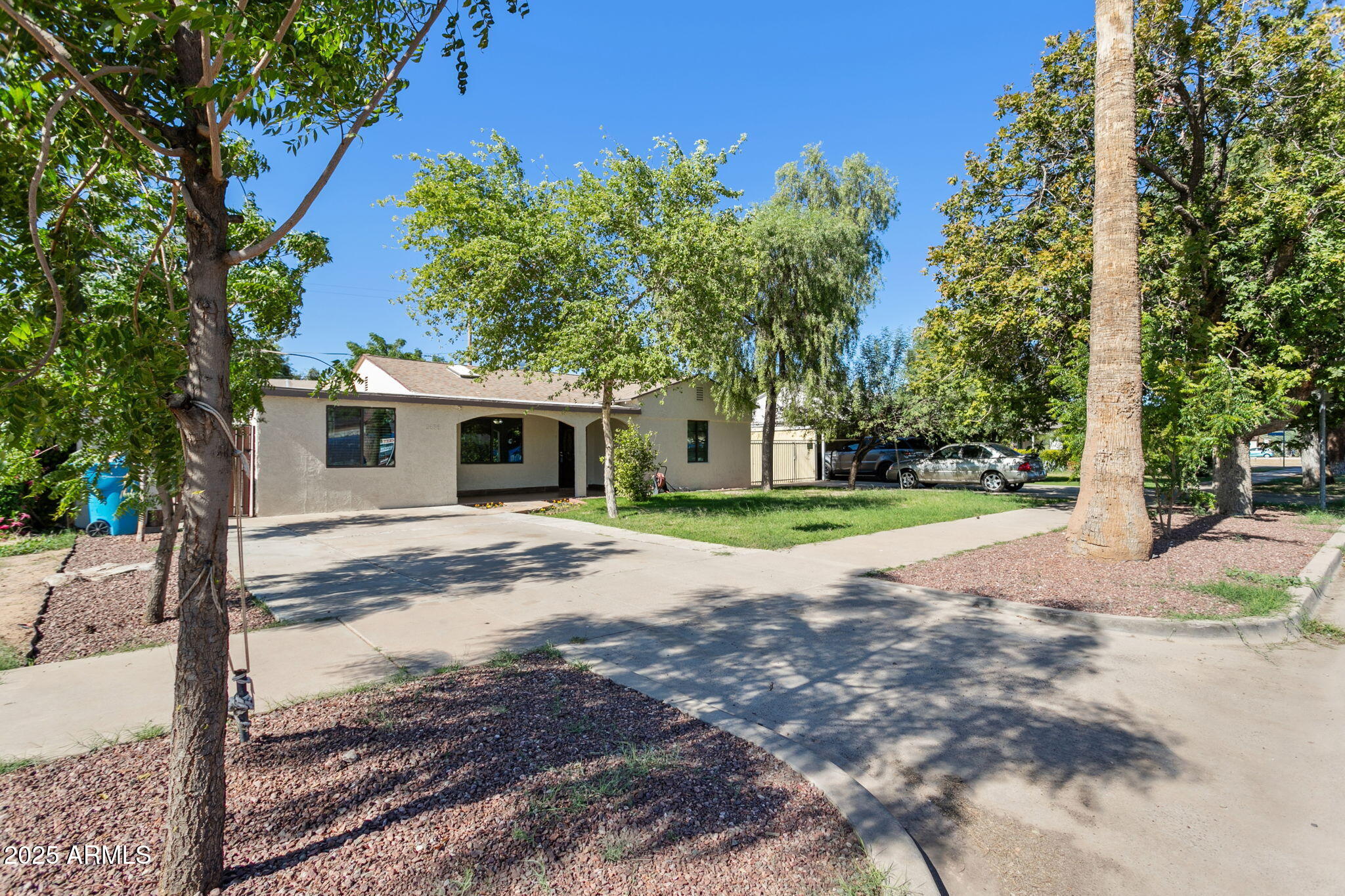 2636 N DAYTON Street