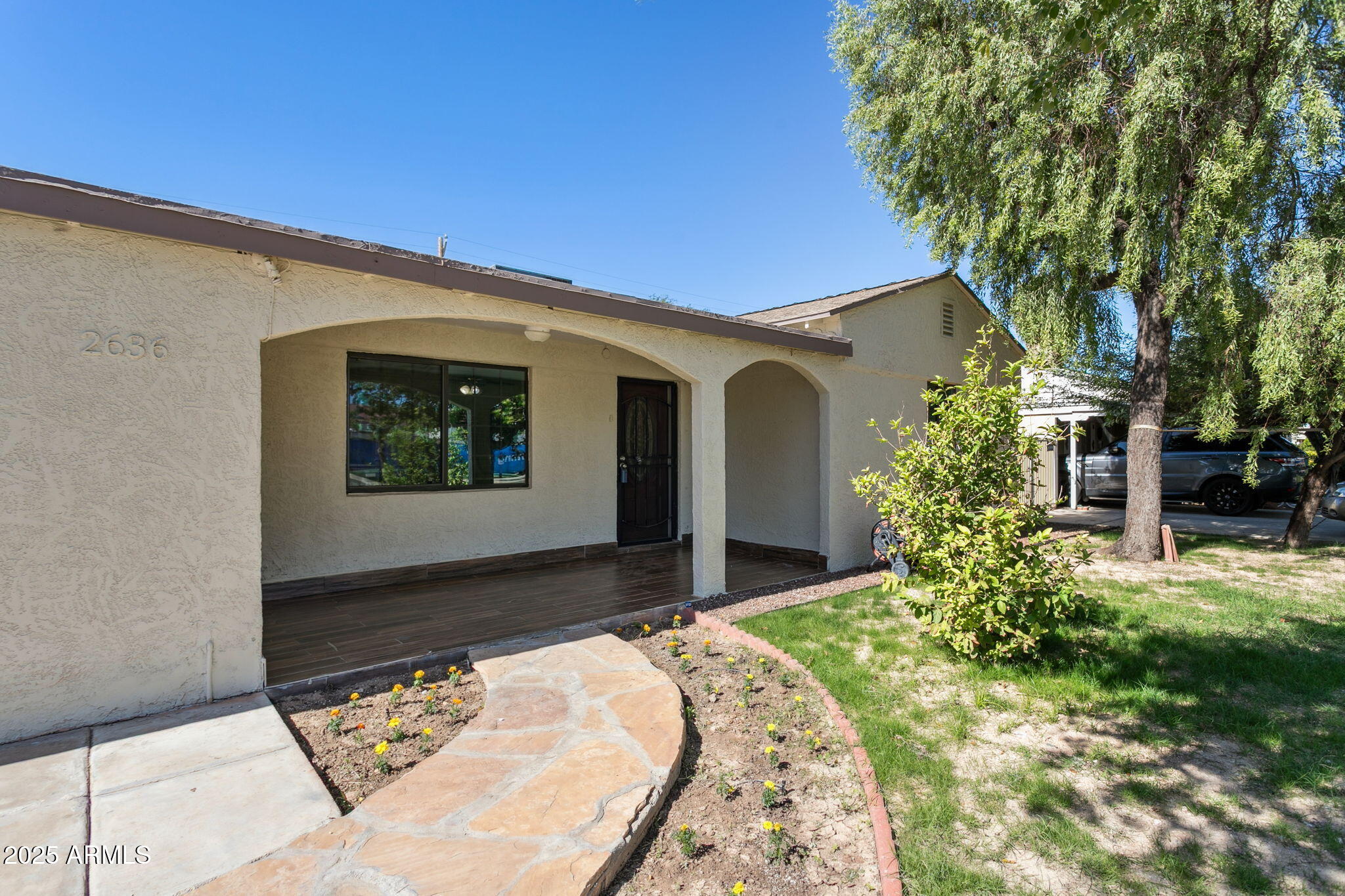 2636 N DAYTON Street