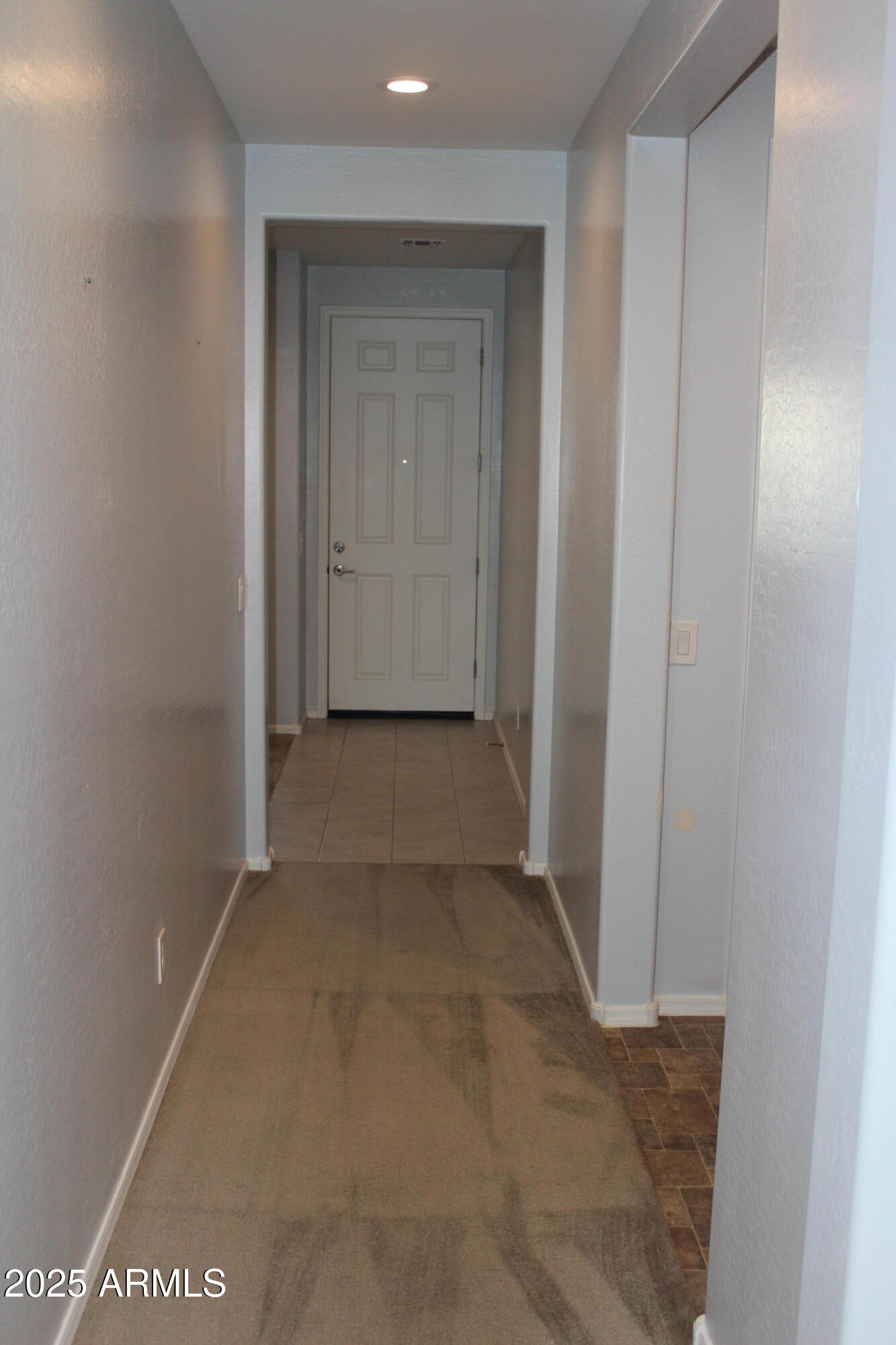 1035 W LINCOLN Avenue