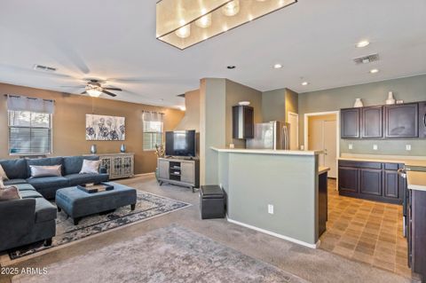 8192 W LYNWOOD Street Phoenix AZ 85043