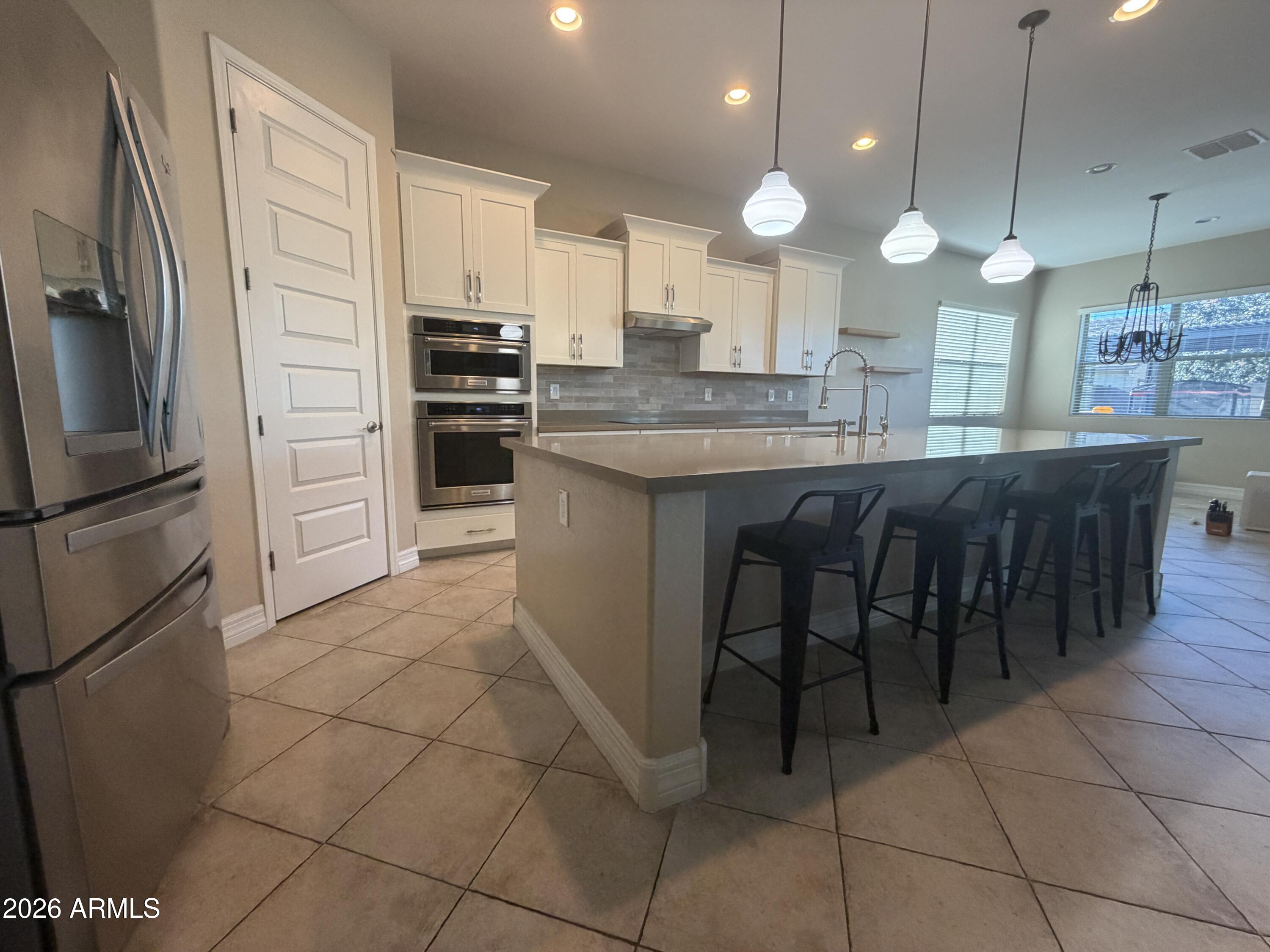 3930 E CHESTNUT Lane