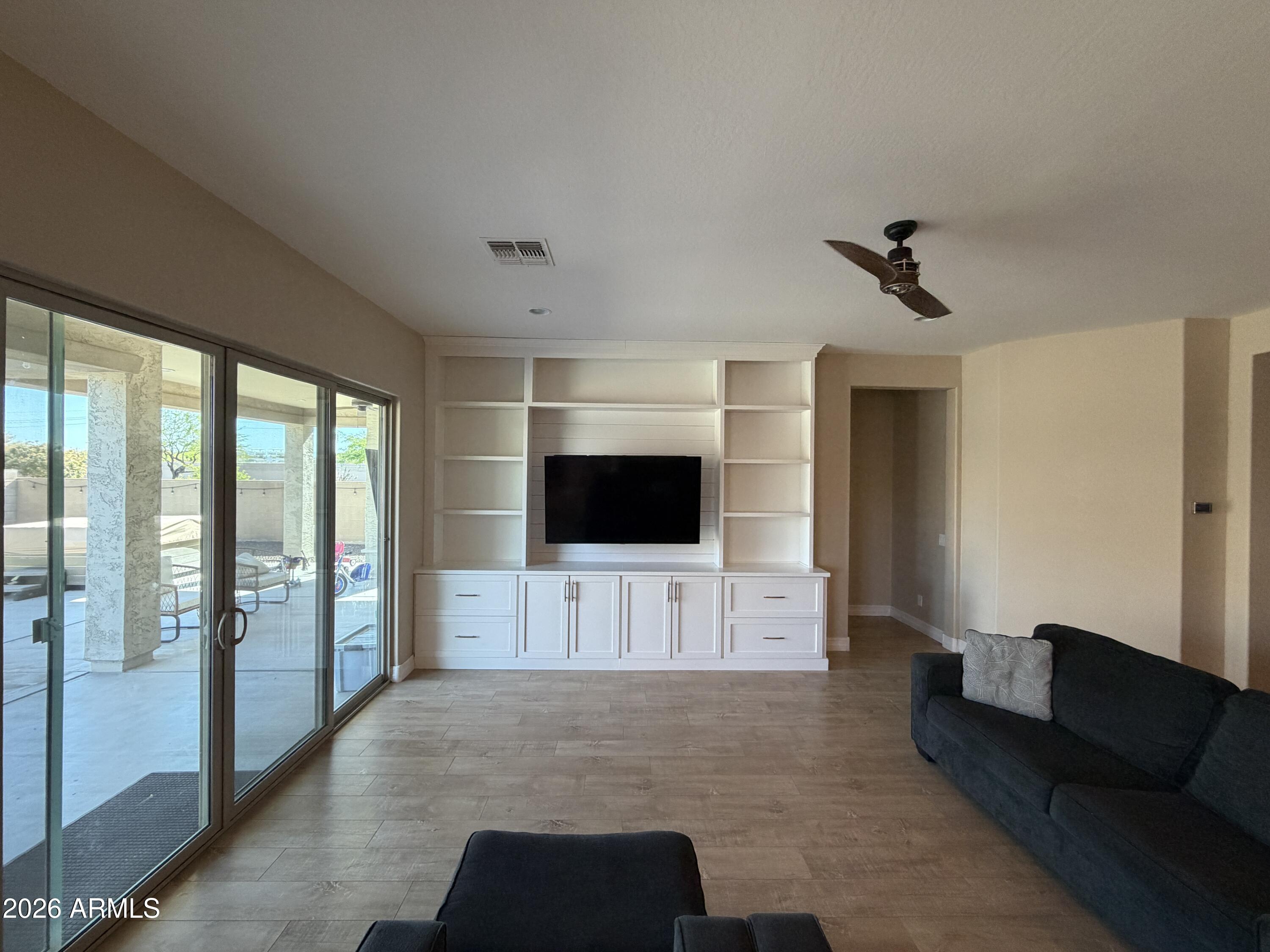 3930 E CHESTNUT Lane