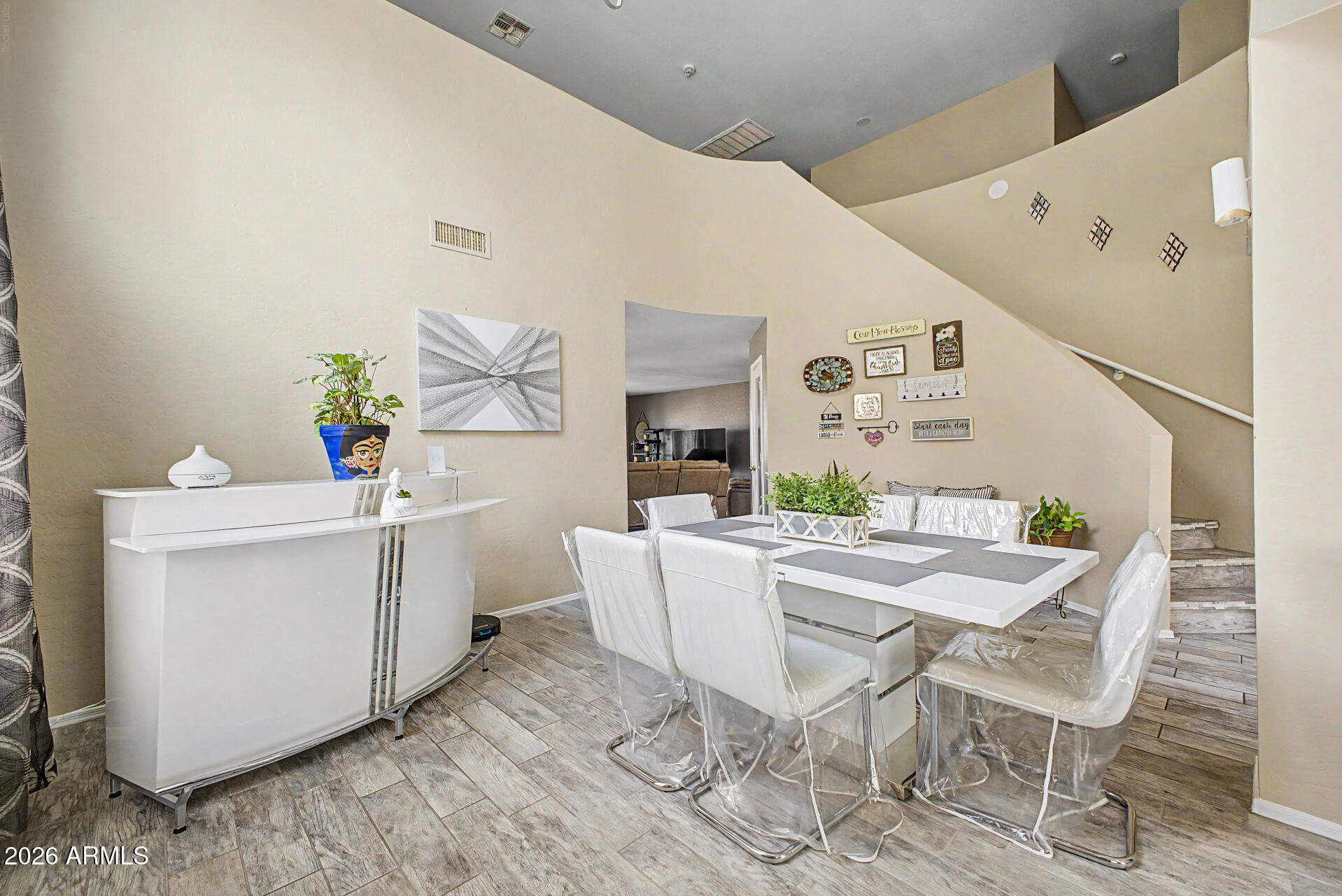 2916 W GLASS Lane