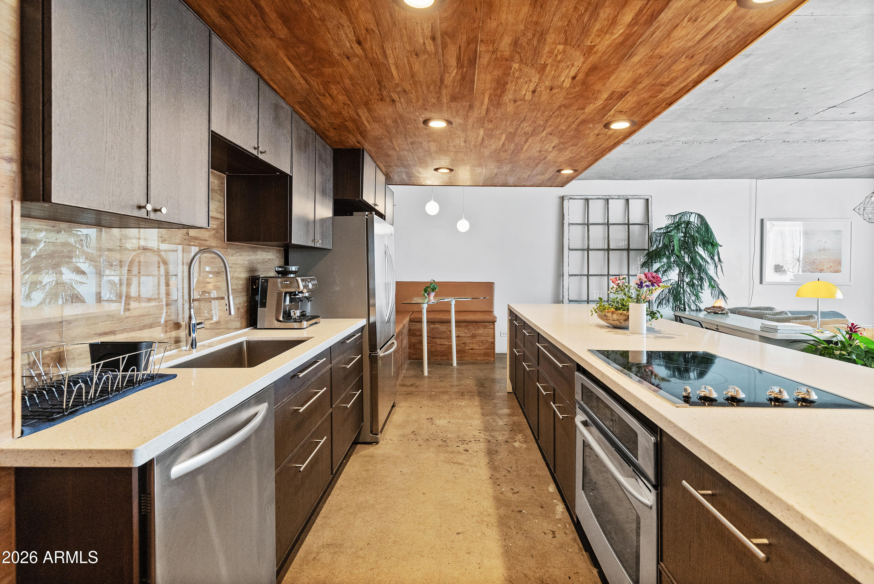 207 W Clarendon Avenue 9A