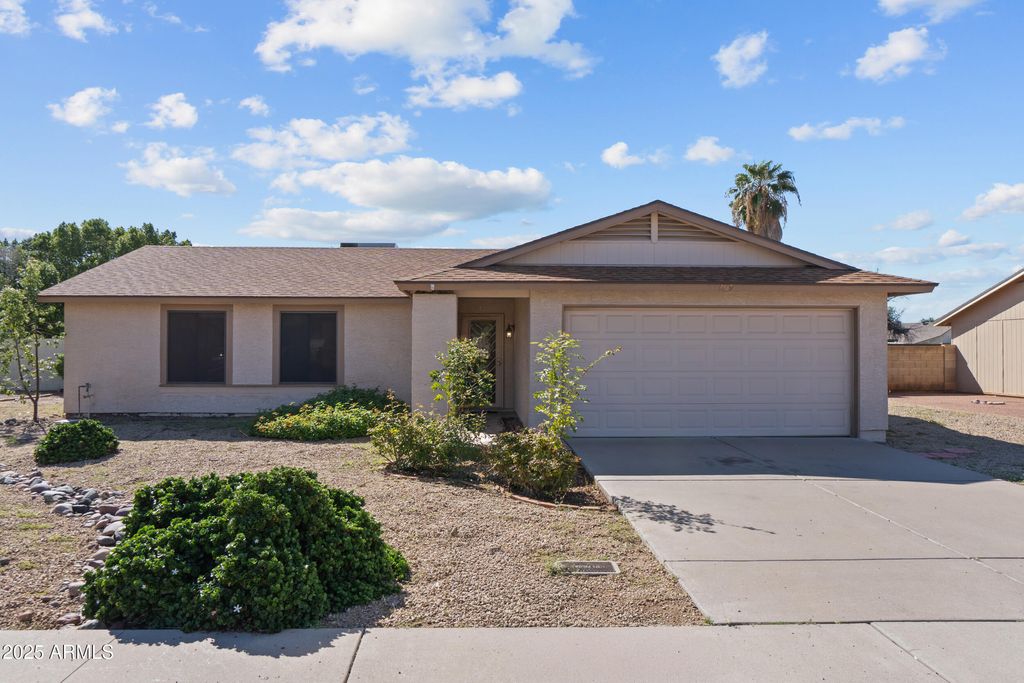Photo of 4119 W Saint John Road, Glendale, AZ 85308 (MLS # 6934168)