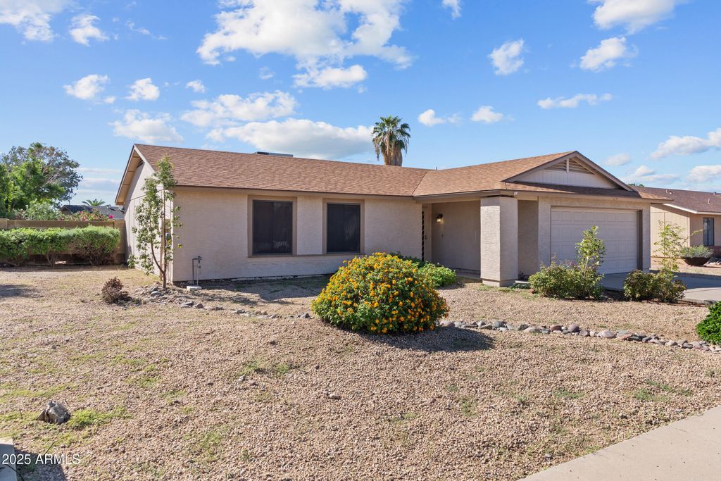 Photo of 4119 W Saint John Road, Glendale, AZ 85308 (MLS # 6934168)