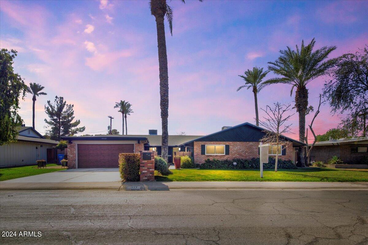 Photo 1 of 44 — 1117 W NORTHVIEW Avenue, Phoenix, AZ 85021