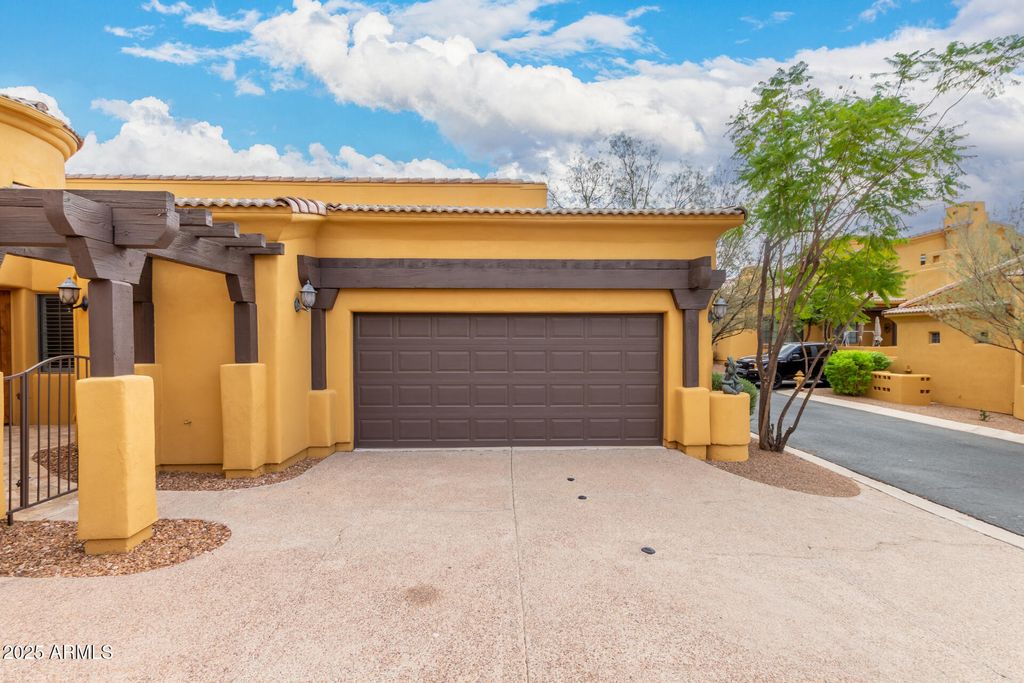 Photo of 5370 S Desert Dawn Drive #16, Gold Canyon, AZ 85118 (MLS # 6922031)