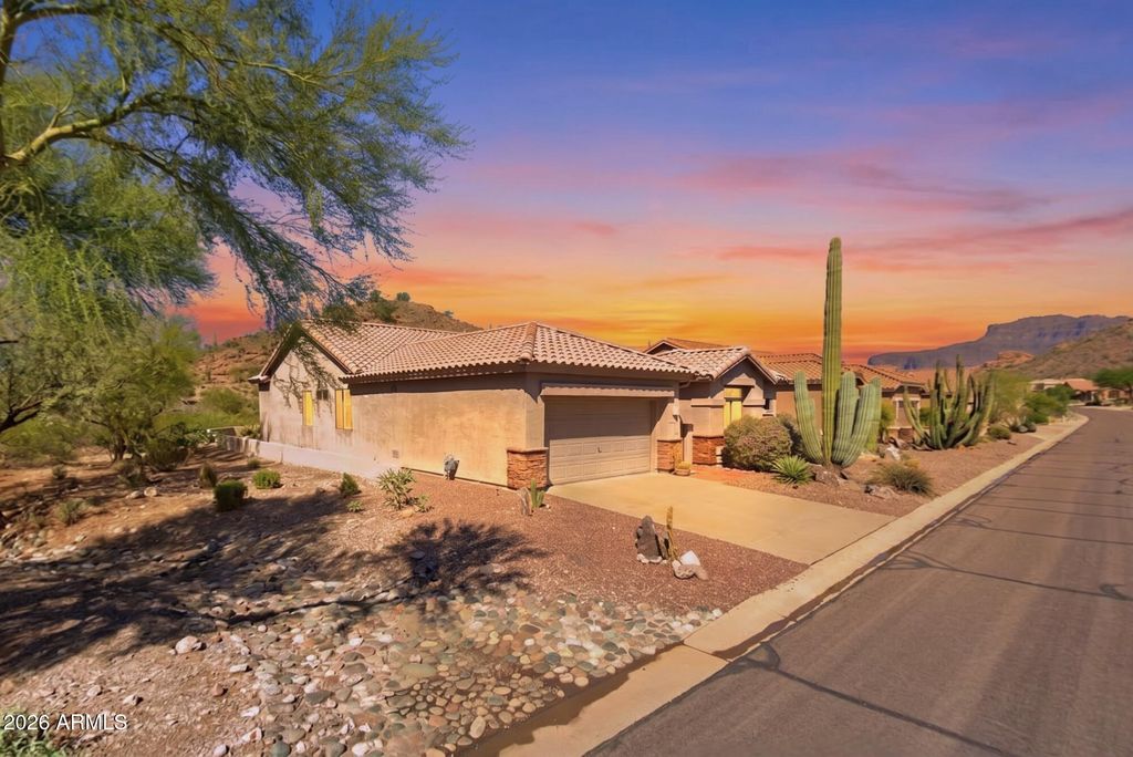 Photo of 5372 S Red Yucca Lane, Gold Canyon, AZ 85118 (MLS # 7024520)