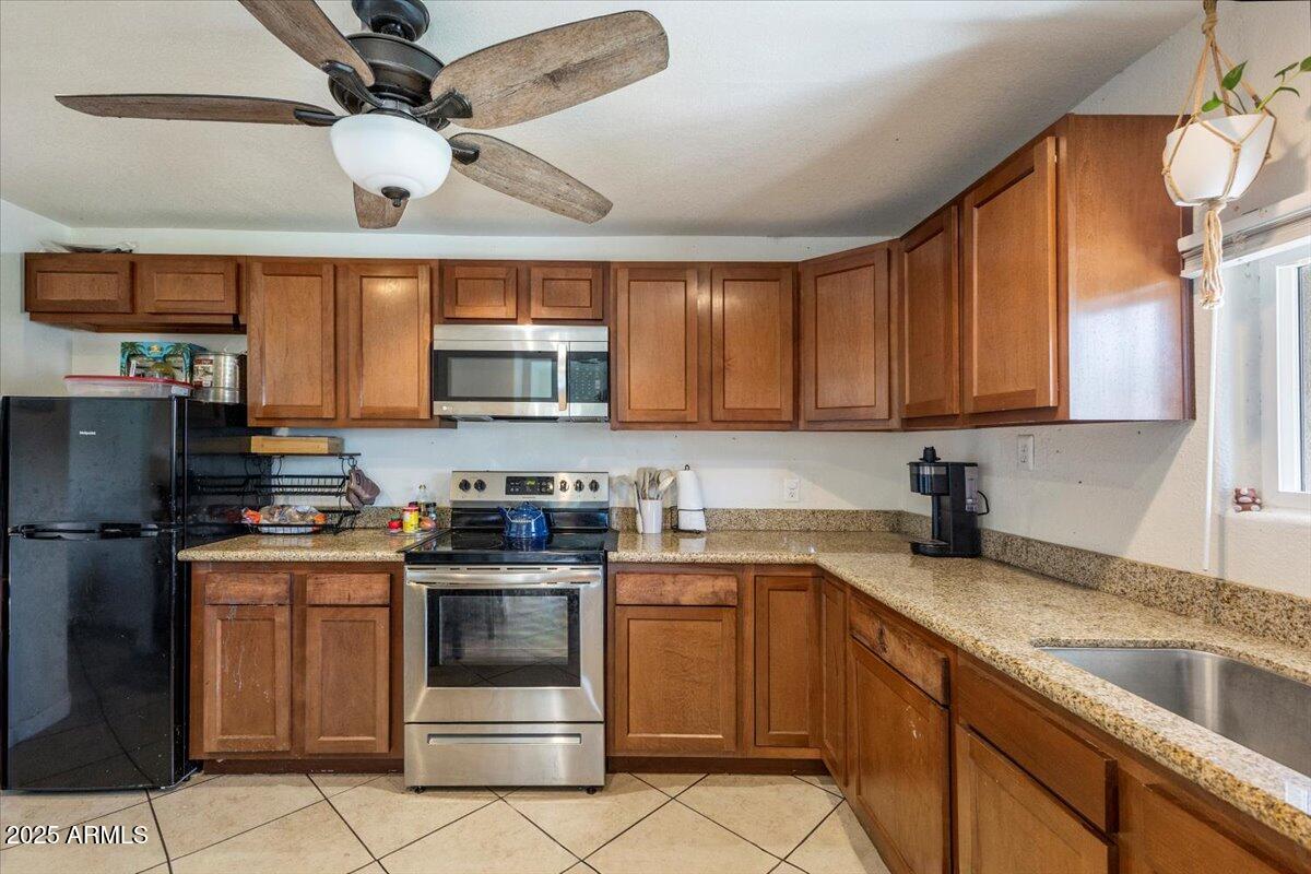 2743 E SAGUARO Drive