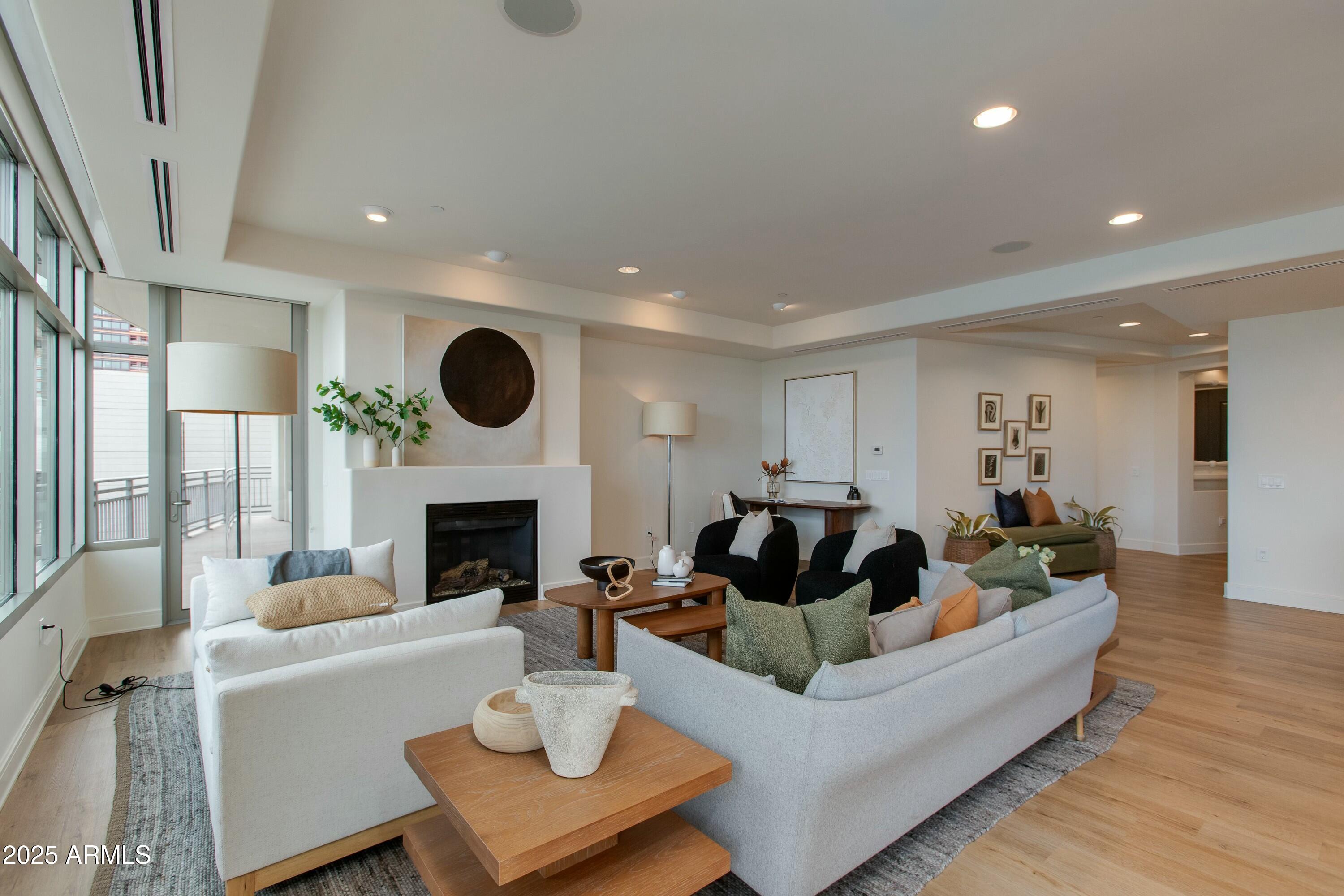 2211 E CAMELBACK Road 402