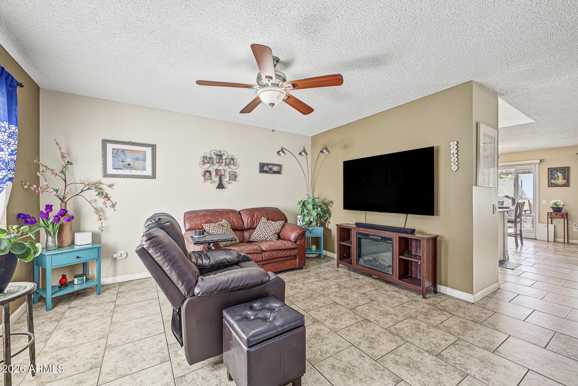 3214 W MOHAWK Lane