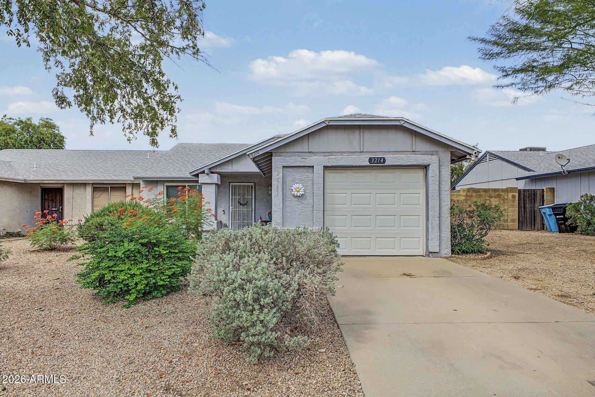 3214 W MOHAWK Lane