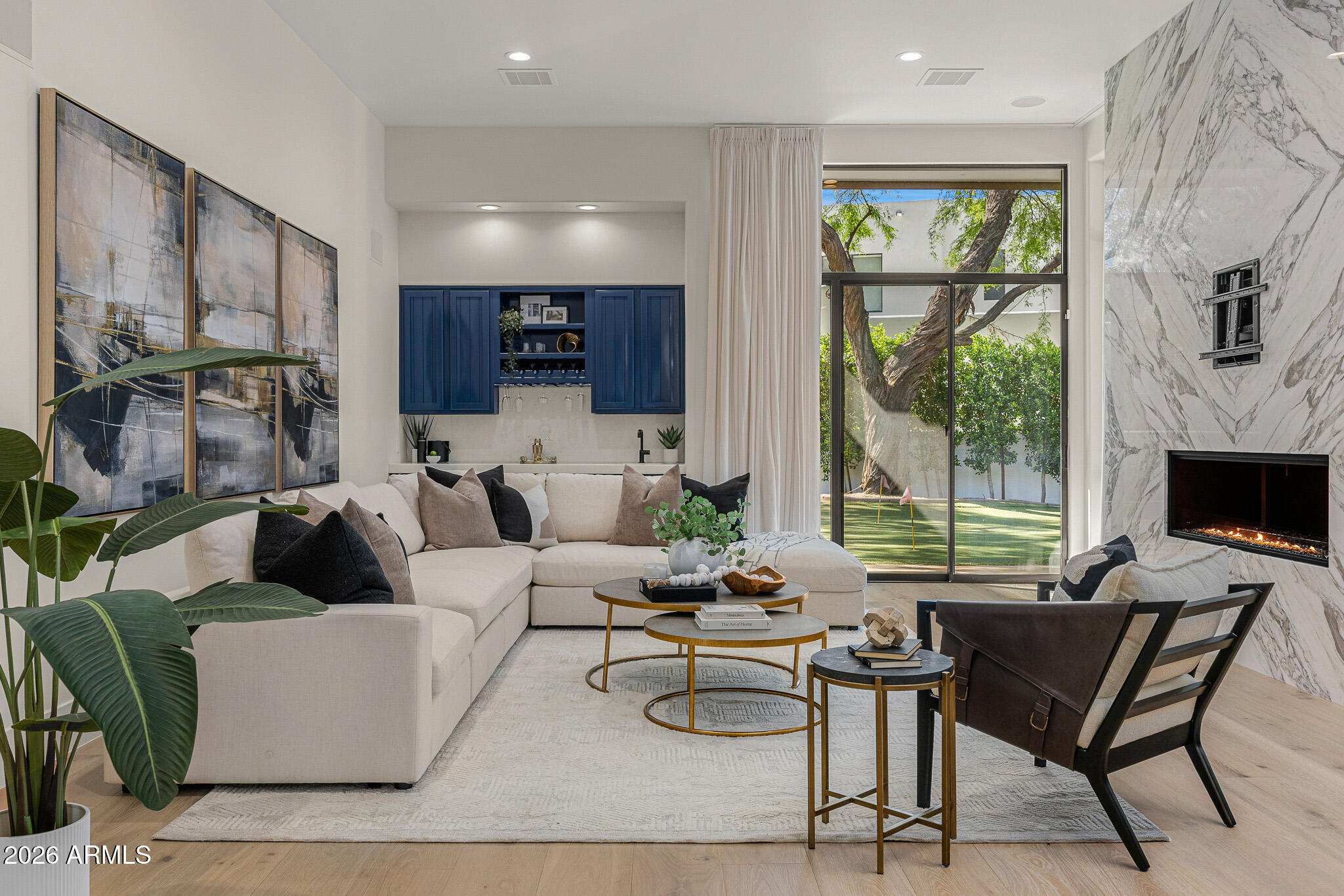 8487 N CANTA BELLO --