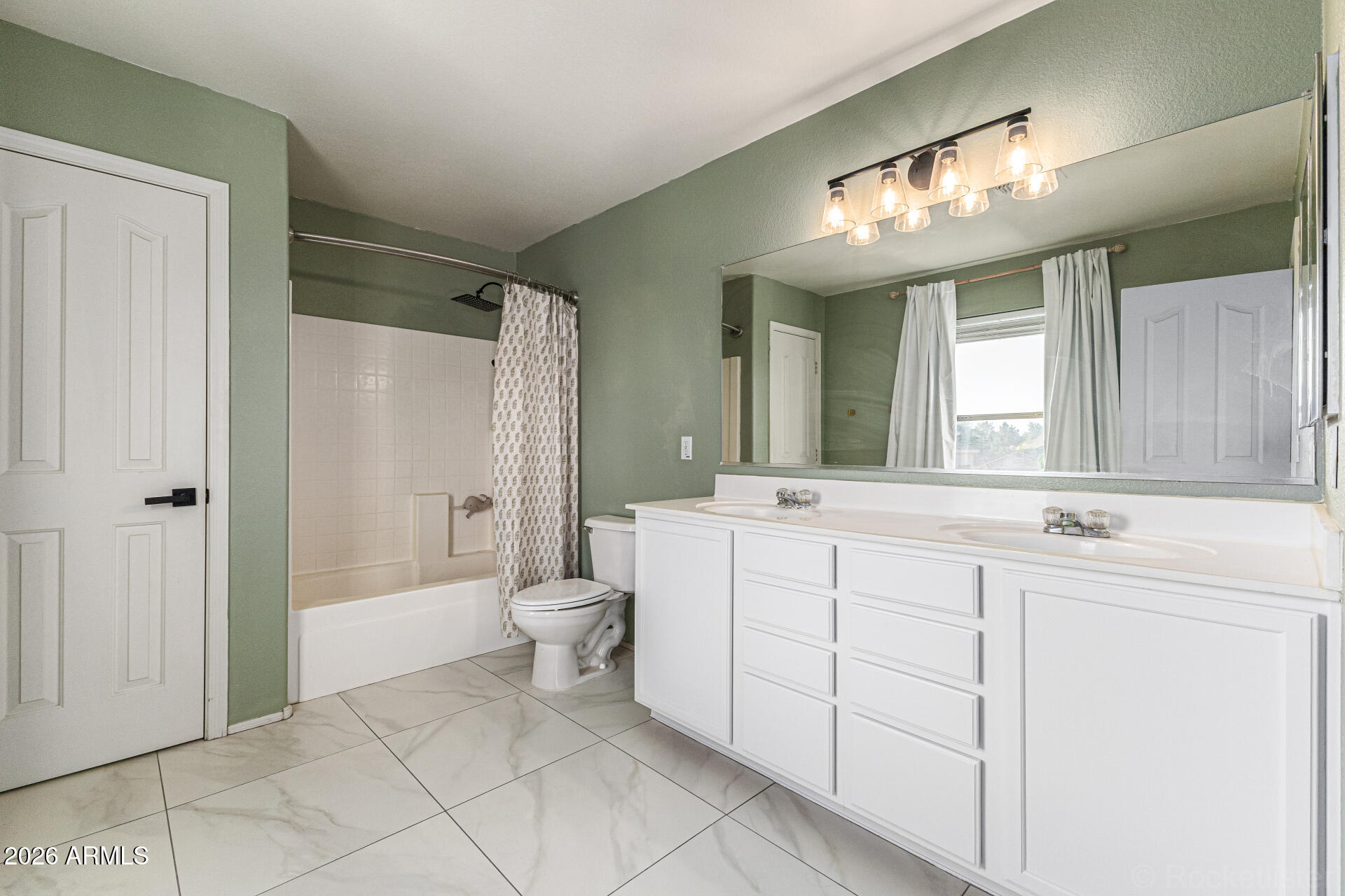 3033 E SANTA ROSA Drive