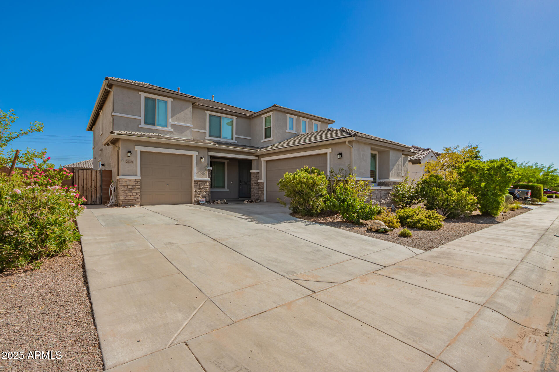 26029 W QUAIL Avenue