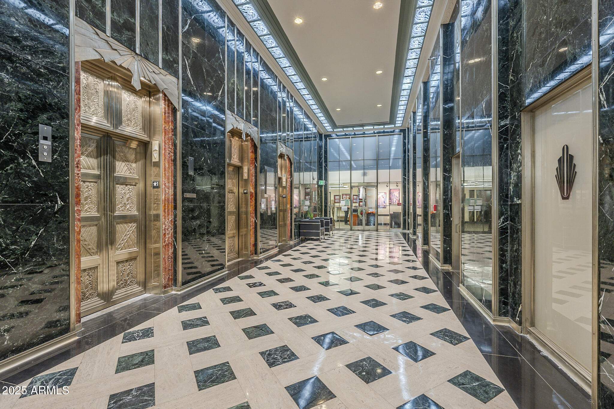 114 W ADAMS Street 1007