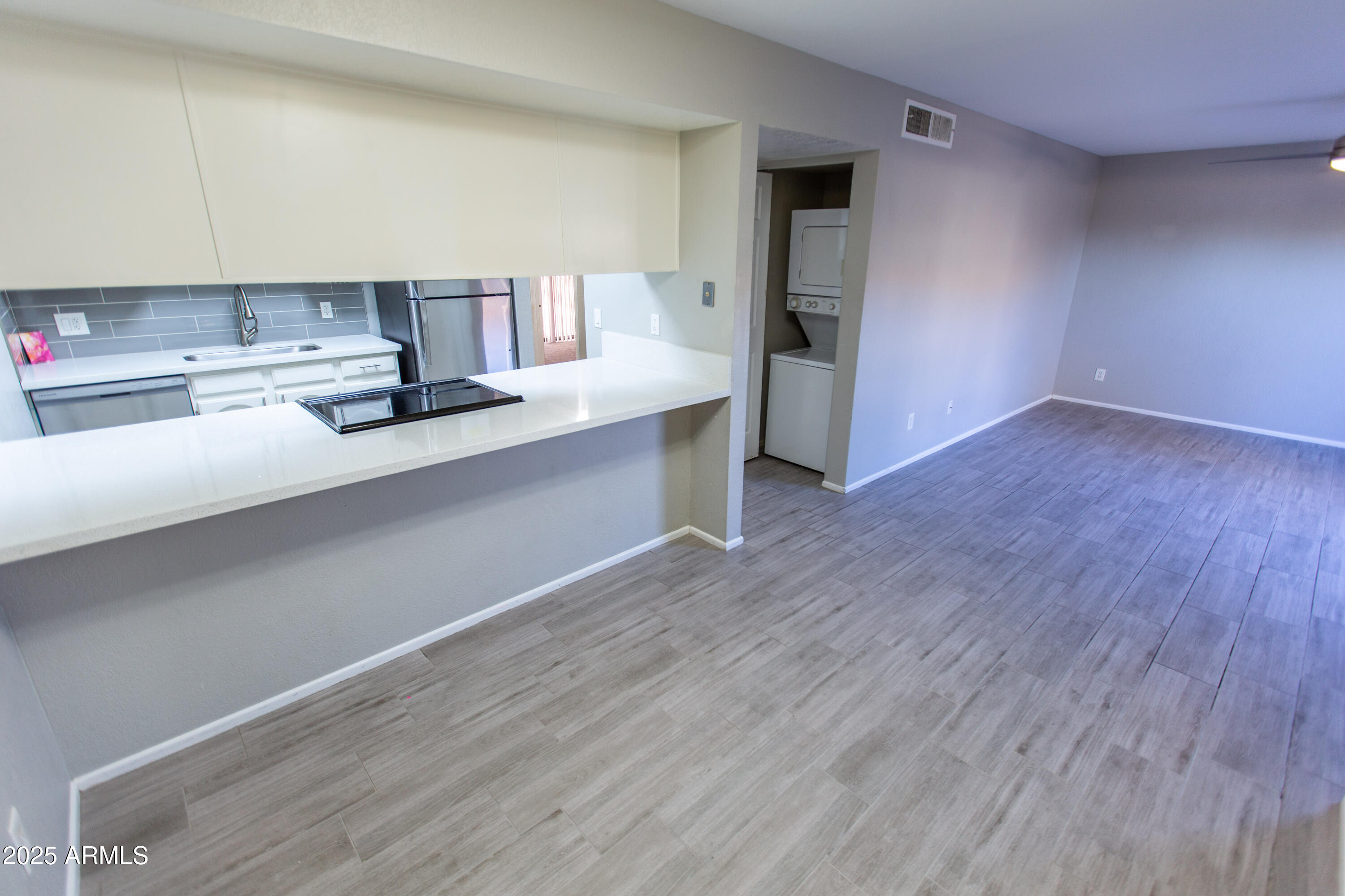 1402 E GUADALUPE Road 153