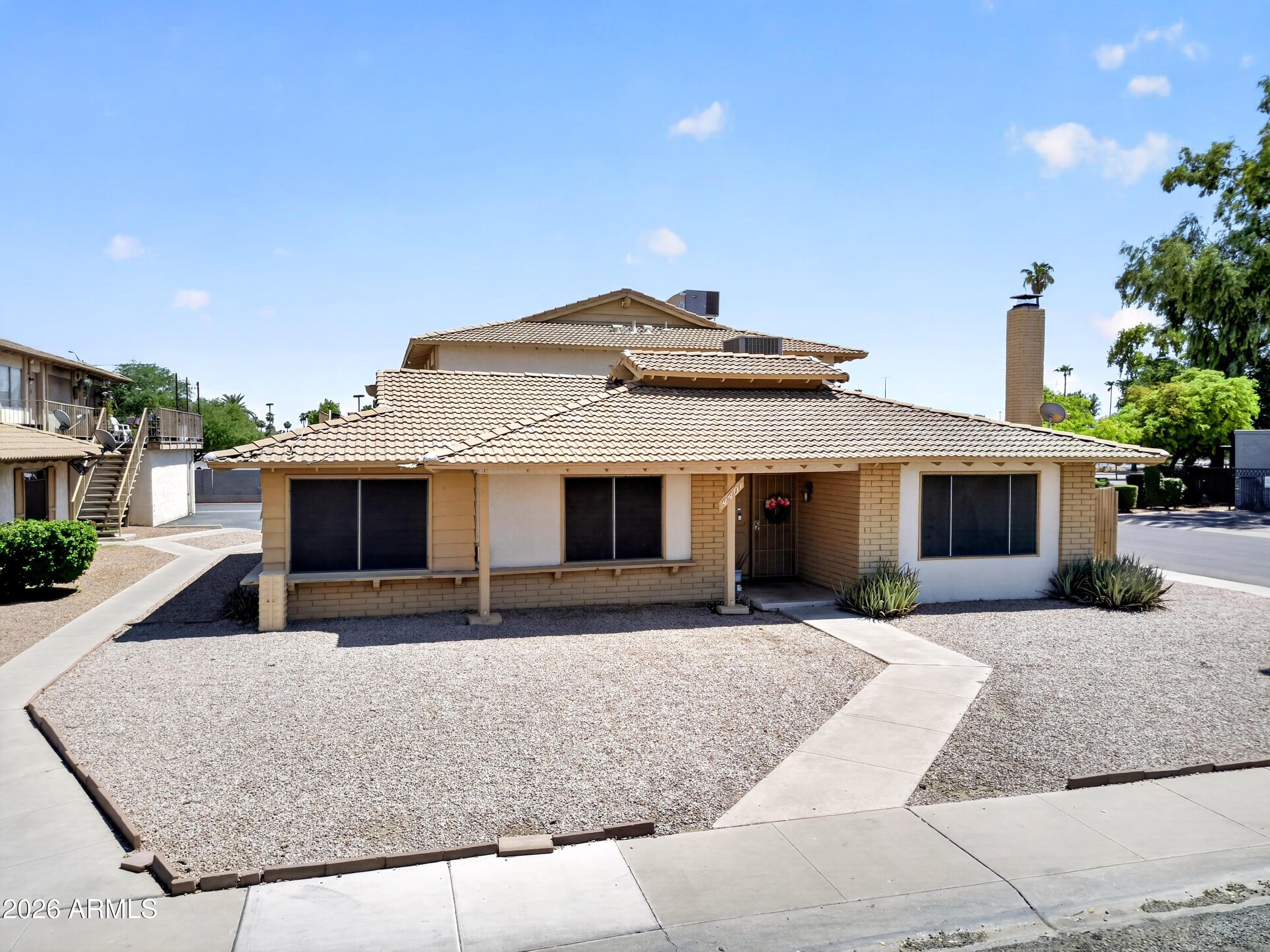 4401 N 53RD Lane