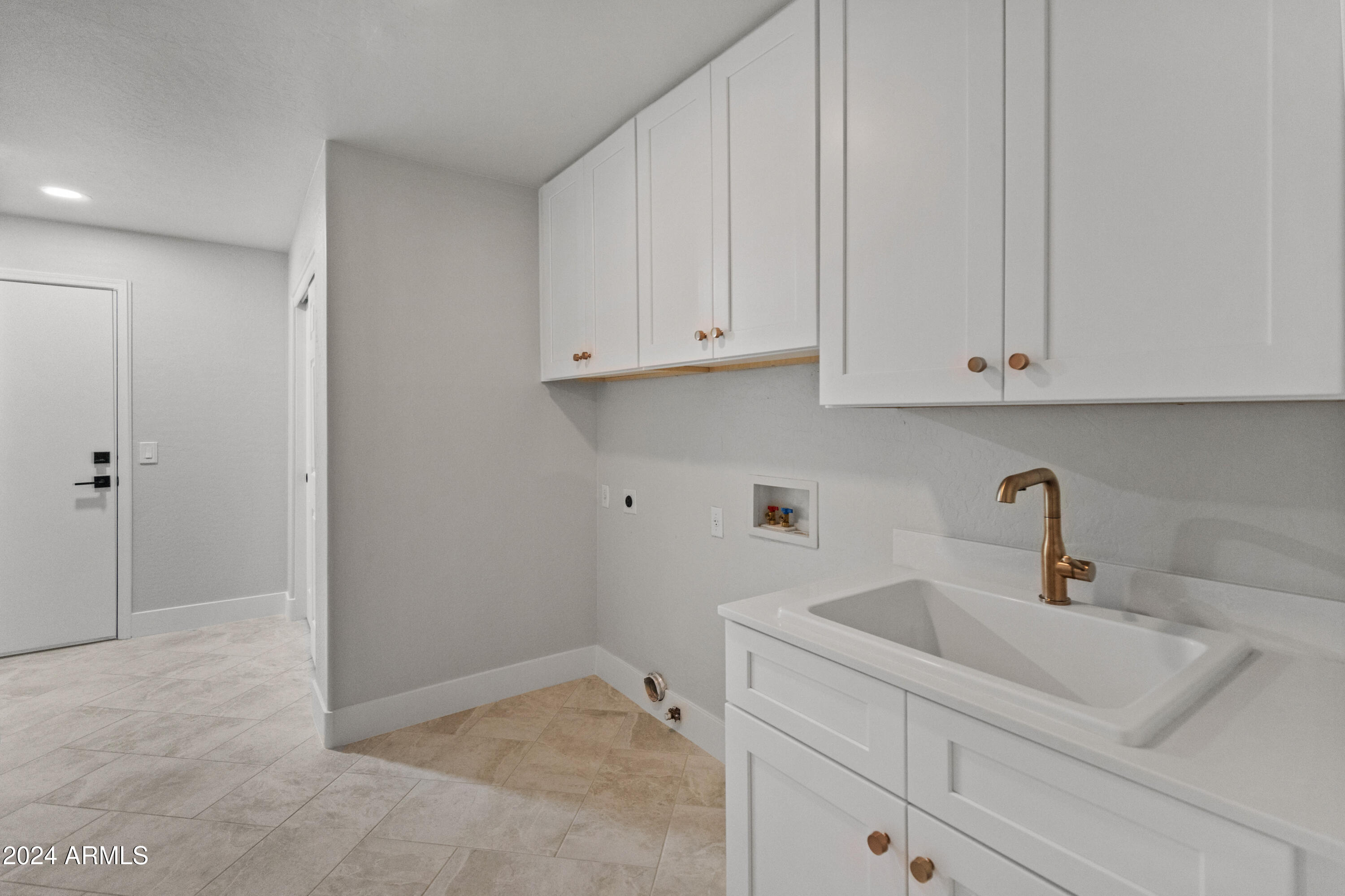 Scottsdale, Arizona 85255, United States, 3 Bedrooms Bedrooms, ,2 BathroomsBathrooms,Residential,Pending,35654