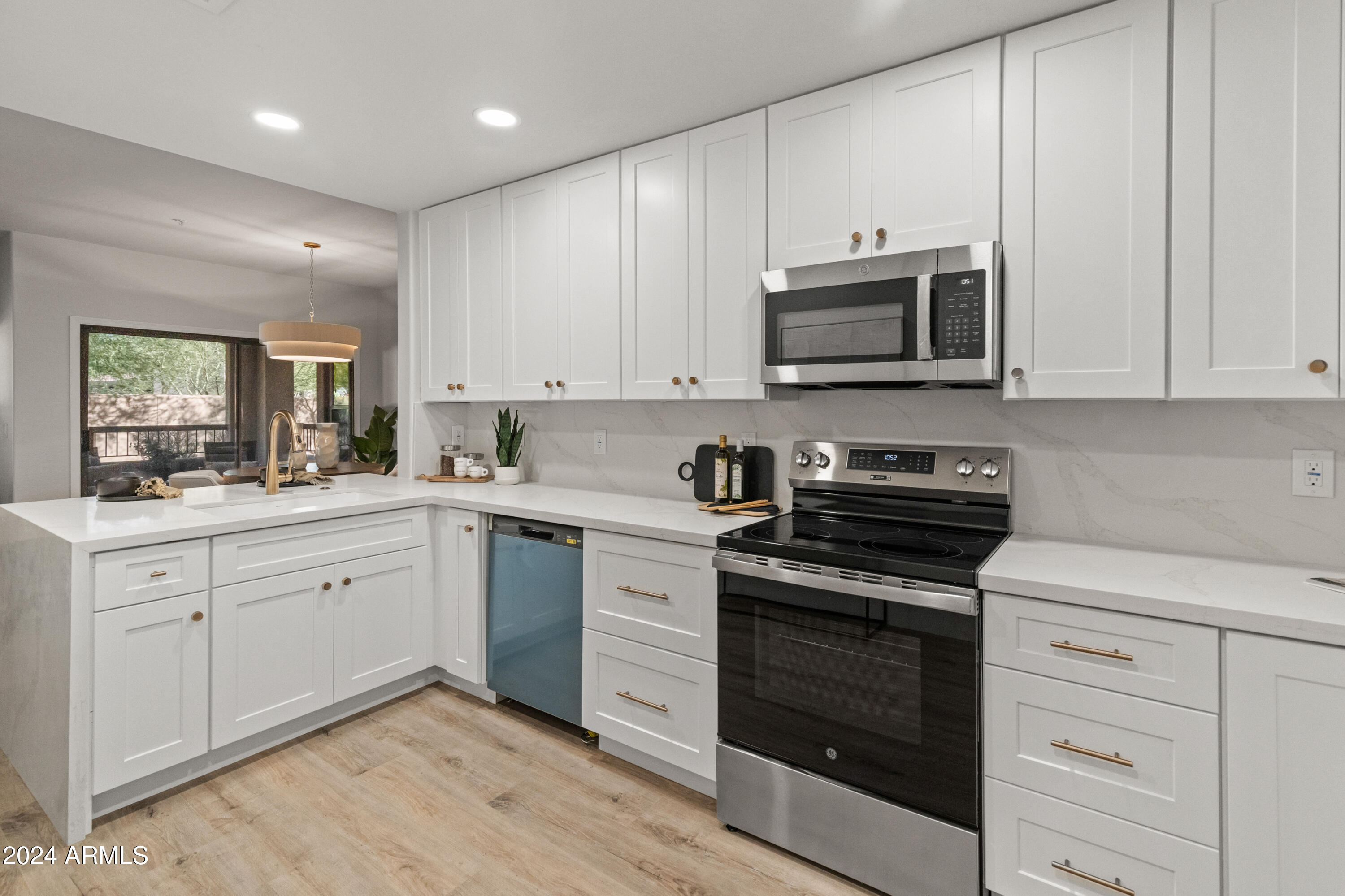 Scottsdale, Arizona 85255, United States, 3 Bedrooms Bedrooms, ,2 BathroomsBathrooms,Residential,Pending,35654