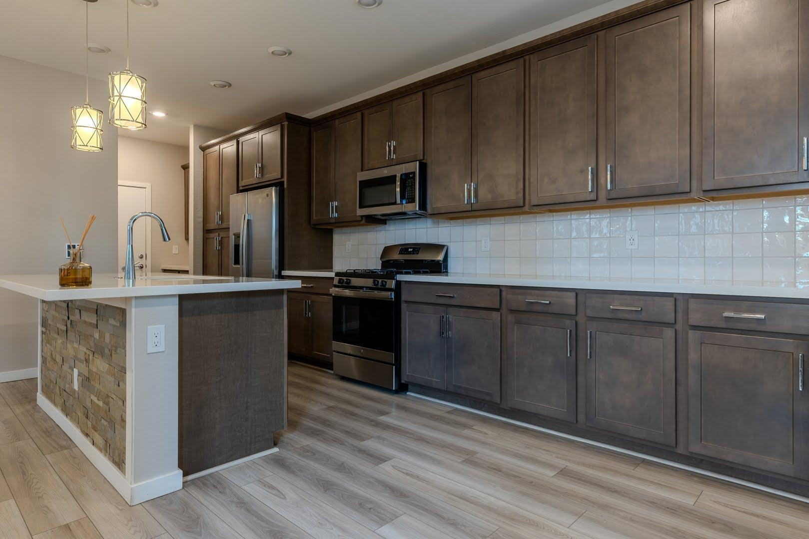 1111 W DIAMONDBACK Drive