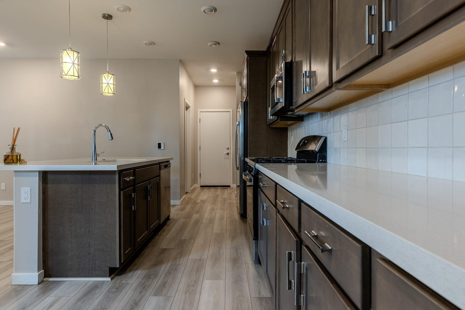1111 W DIAMONDBACK Drive