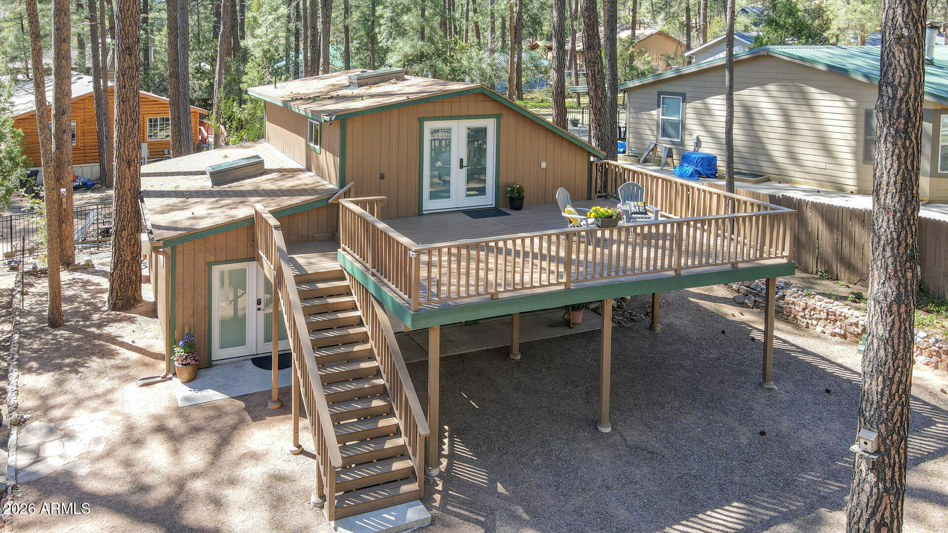 512 W STANDAGE Drive