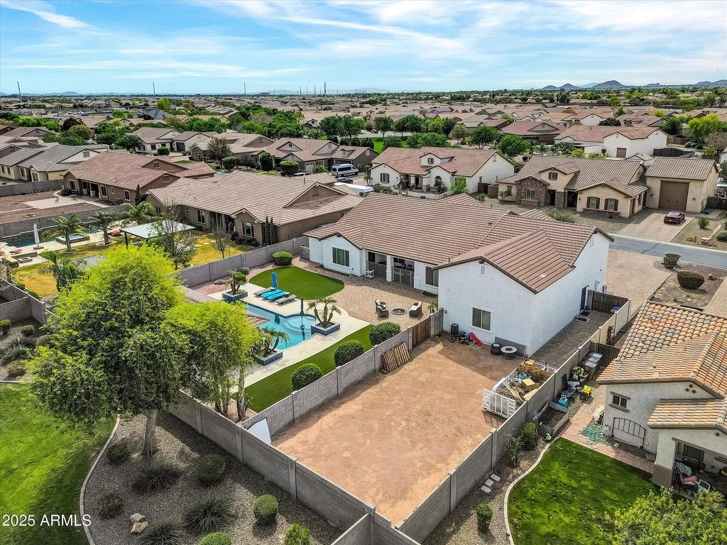 listing image 102