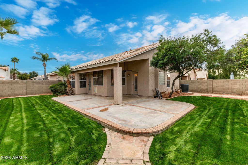 Photo of 1862 W Wildhorse Drive, Chandler, AZ 85286 (MLS # 6984752)